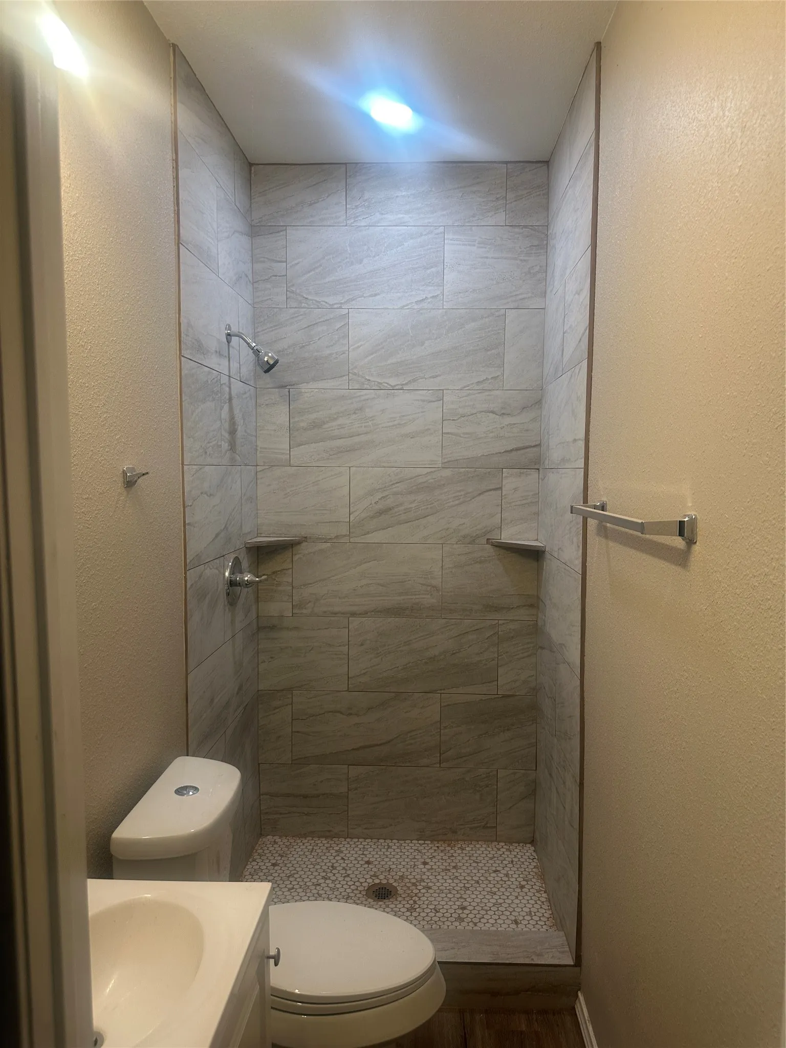 Single Family Residence For Sale in Montague County , 208 Washington Street, Bowie, Texas 76230, 2 Bedroom, 2 Bathroom, 1 Garage spaces, 1,000 Sqft, built in 1931, mls#21300519, Real Estate Agent in Bowie, Homes For Sale in Montague county, Homes For Sale in Bowie, Realtor in Bowie Texas, Real Estate Brokerage Independent Realty Texas, Luminita Cordes Realtor