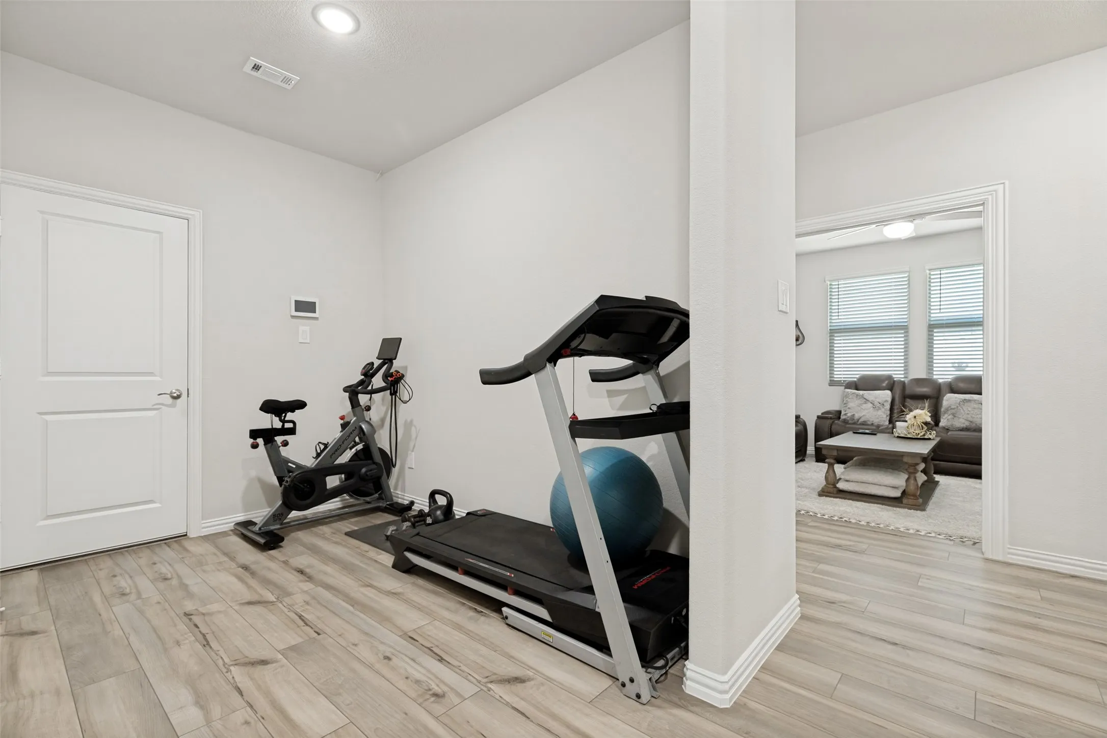 Single Family Residence For Sale in Collin County , 1209 Kirkdale Drive, Melissa, Texas 75454, 4 Bedrooms, 3 Bathrooms, 3 Garage spaces, 2,510 Sqft, built in 2023, Price $514,900, mls#21300481, Real Estate Agent in Melissa, Homes For Sale in Collin county, Homes For Sale in Melissa, Realtor in Melissa Texas, Real Estate Brokerage Independent Realty Texas, Luminita Cordes Realtor