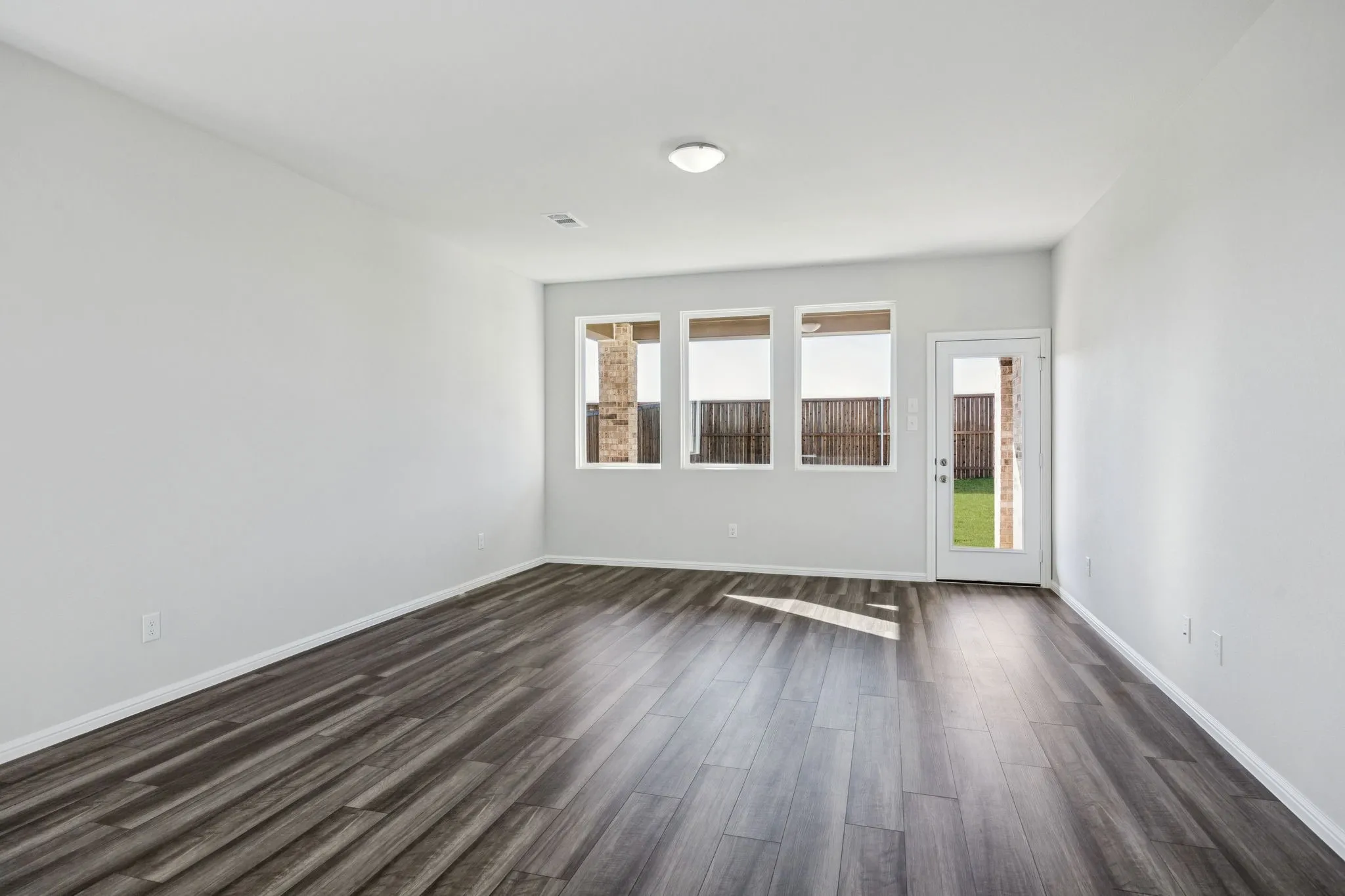 Single Family Residence For Sale in Kaufman County , 425 Magellan Road, Seagoville, Texas 75159, 4 Bedroom, 4 Bathroom, 2 Garage spaces, 2,820 Sqft, built in 2025, mls#21300556, Real Estate Agent in Seagoville, Homes For Sale in Kaufman county, Homes For Sale in Seagoville, Realtor in Seagoville Texas, Real Estate Brokerage Independent Realty Texas, Luminita Cordes Realtor