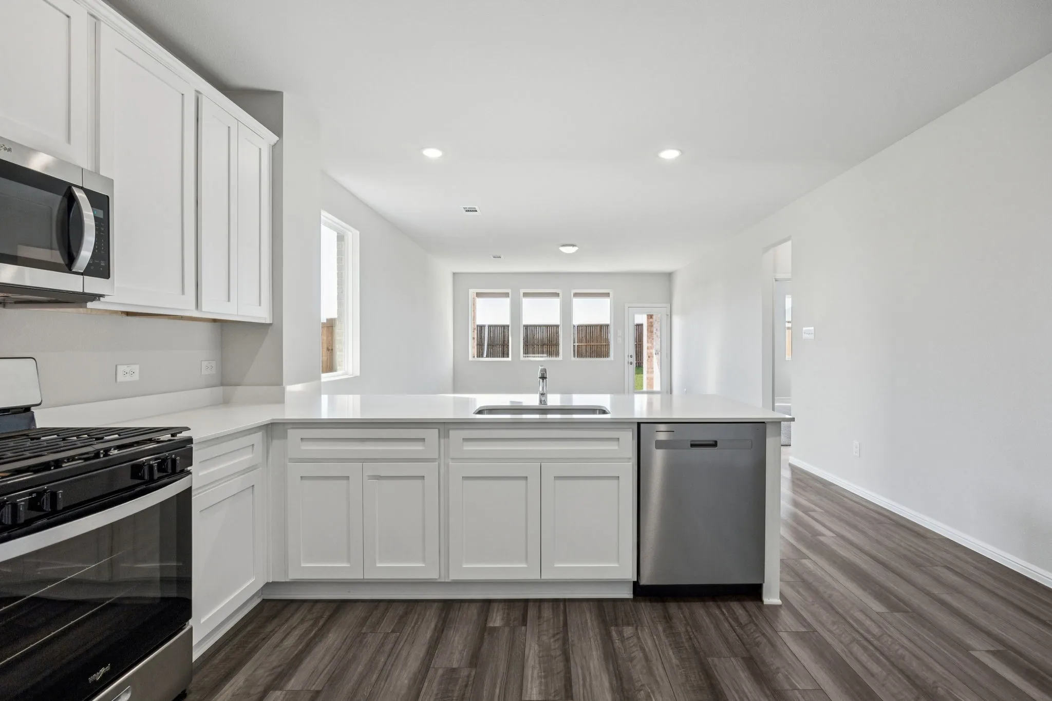 Single Family Residence For Sale in Kaufman County , 425 Magellan Road, Seagoville, Texas 75159, 4 Bedroom, 4 Bathroom, 2 Garage spaces, 2,820 Sqft, built in 2025, mls#21300556, Real Estate Agent in Seagoville, Homes For Sale in Kaufman county, Homes For Sale in Seagoville, Realtor in Seagoville Texas, Real Estate Brokerage Independent Realty Texas, Luminita Cordes Realtor