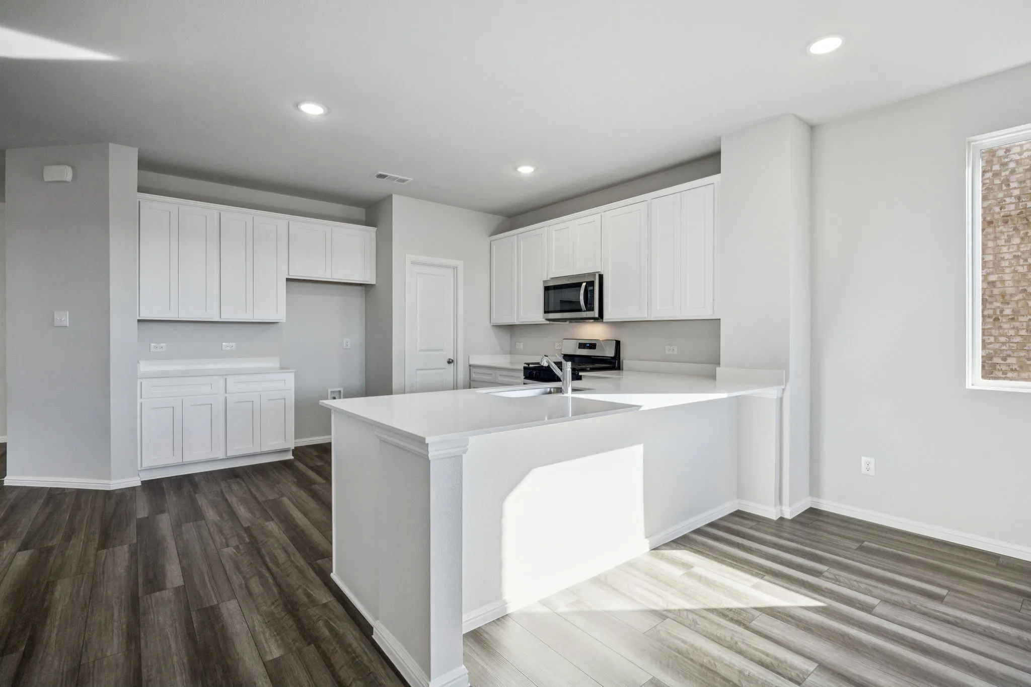Single Family Residence For Sale in Kaufman County , 425 Magellan Road, Seagoville, Texas 75159, 4 Bedroom, 4 Bathroom, 2 Garage spaces, 2,820 Sqft, built in 2025, mls#21300556, Real Estate Agent in Seagoville, Homes For Sale in Kaufman county, Homes For Sale in Seagoville, Realtor in Seagoville Texas, Real Estate Brokerage Independent Realty Texas, Luminita Cordes Realtor