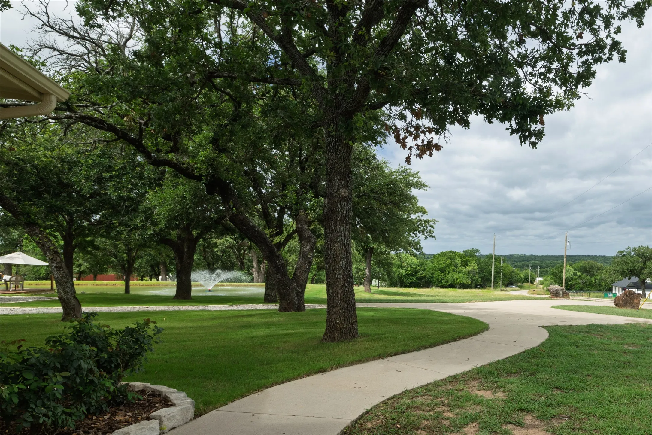 Single Family Residence For Sale in Wise County , 365 Cimmarron Trail, Runaway Bay, Texas 76426, 3 Bedroom, 2 Bathroom, Garage spaces, 1,733 Sqft, built in 1999, mls#21300448, Real Estate Agent in Runaway Bay, Homes For Sale in Wise county, Homes For Sale in Runaway Bay, Realtor in Runaway Bay Texas, Real Estate Brokerage Independent Realty Texas, Luminita Cordes Realtor