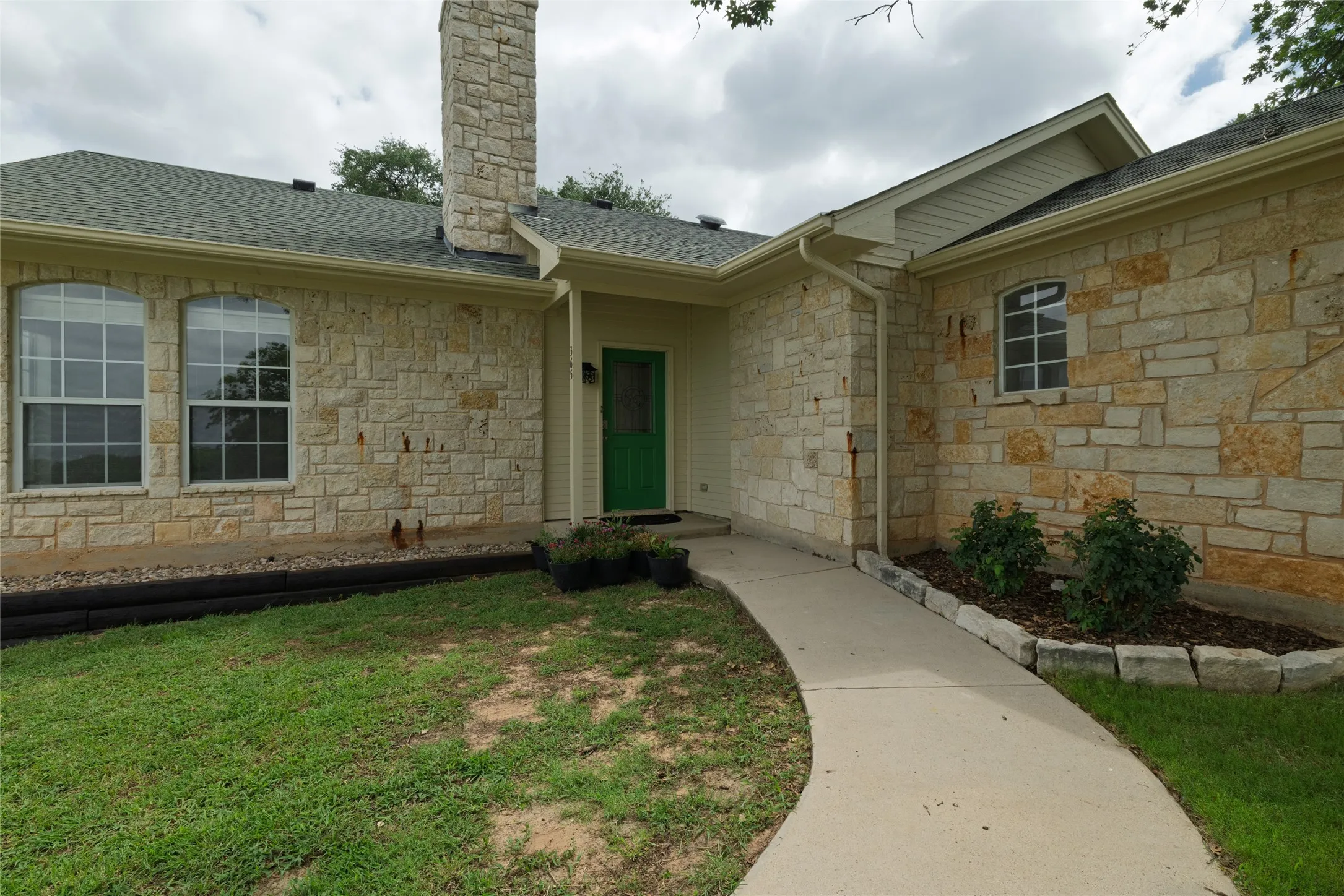 Single Family Residence For Sale in Wise County , 365 Cimmarron Trail, Runaway Bay, Texas 76426, 3 Bedroom, 2 Bathroom, Garage spaces, 1,733 Sqft, built in 1999, mls#21300448, Real Estate Agent in Runaway Bay, Homes For Sale in Wise county, Homes For Sale in Runaway Bay, Realtor in Runaway Bay Texas, Real Estate Brokerage Independent Realty Texas, Luminita Cordes Realtor