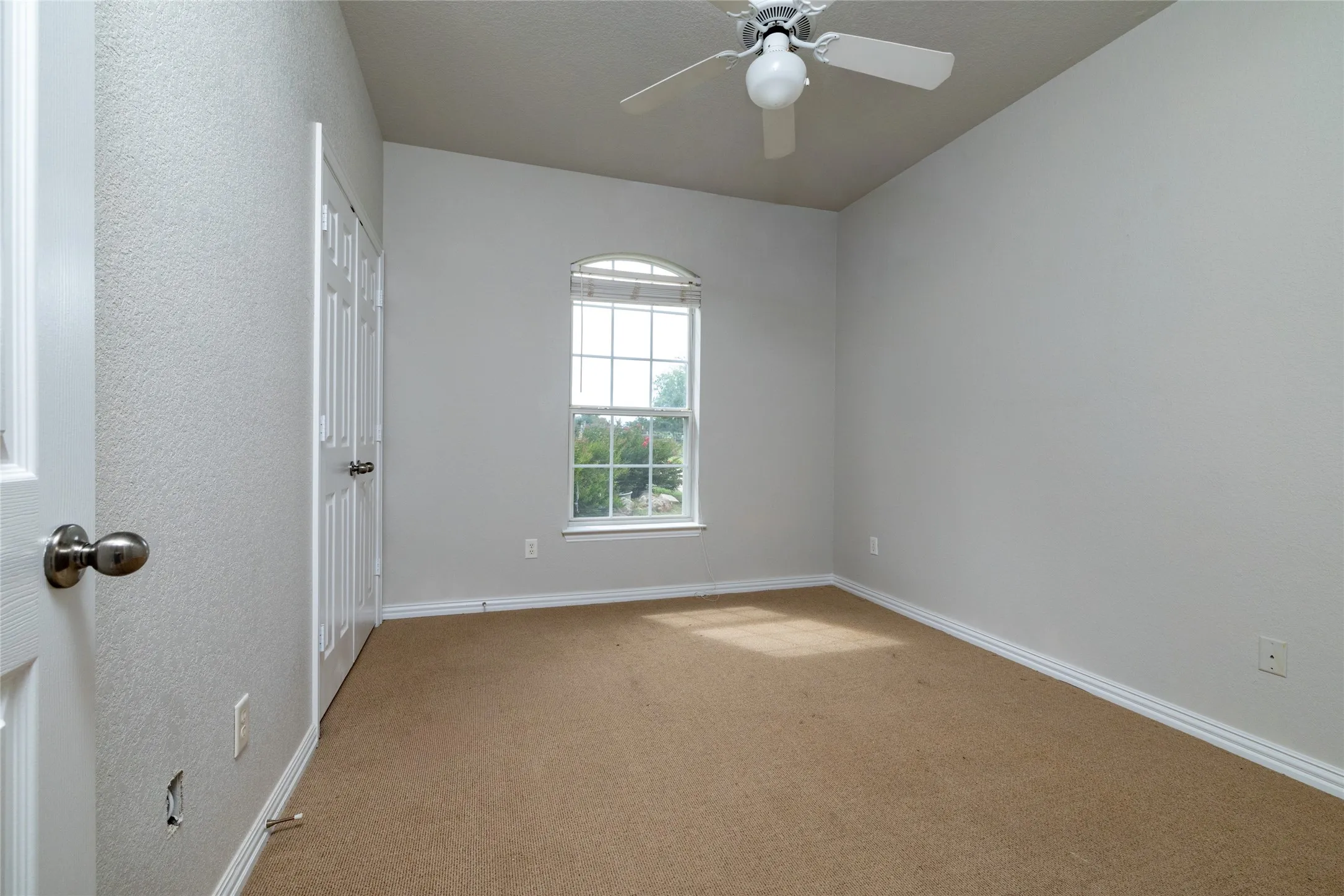 Single Family Residence For Sale in Wise County , 365 Cimmarron Trail, Runaway Bay, Texas 76426, 3 Bedroom, 2 Bathroom, Garage spaces, 1,733 Sqft, built in 1999, mls#21300448, Real Estate Agent in Runaway Bay, Homes For Sale in Wise county, Homes For Sale in Runaway Bay, Realtor in Runaway Bay Texas, Real Estate Brokerage Independent Realty Texas, Luminita Cordes Realtor