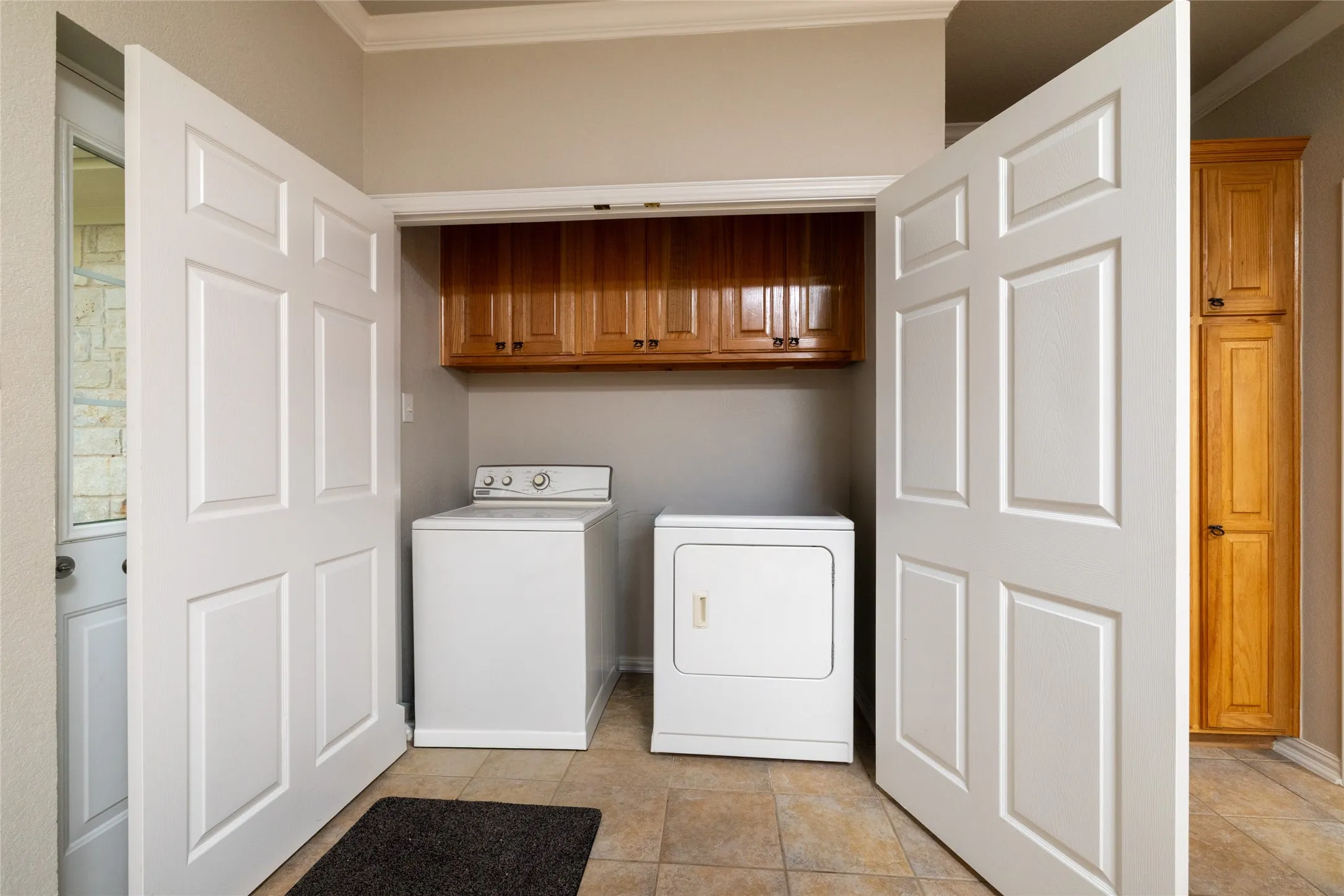 Single Family Residence For Sale in Wise County , 365 Cimmarron Trail, Runaway Bay, Texas 76426, 3 Bedroom, 2 Bathroom, Garage spaces, 1,733 Sqft, built in 1999, mls#21300448, Real Estate Agent in Runaway Bay, Homes For Sale in Wise county, Homes For Sale in Runaway Bay, Realtor in Runaway Bay Texas, Real Estate Brokerage Independent Realty Texas, Luminita Cordes Realtor