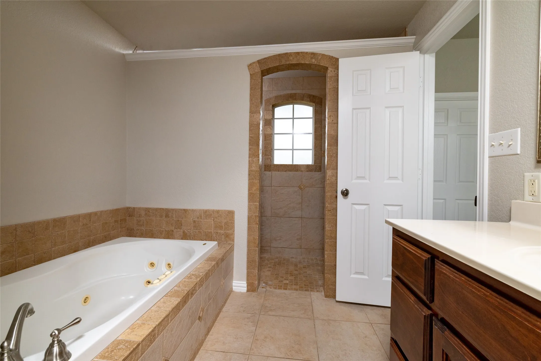 Single Family Residence For Sale in Wise County , 365 Cimmarron Trail, Runaway Bay, Texas 76426, 3 Bedroom, 2 Bathroom, Garage spaces, 1,733 Sqft, built in 1999, mls#21300448, Real Estate Agent in Runaway Bay, Homes For Sale in Wise county, Homes For Sale in Runaway Bay, Realtor in Runaway Bay Texas, Real Estate Brokerage Independent Realty Texas, Luminita Cordes Realtor