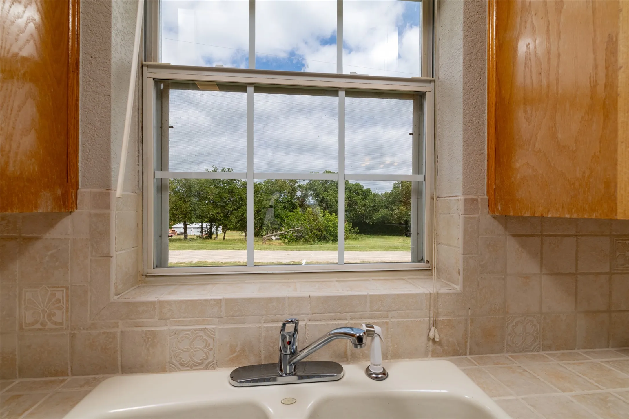 Single Family Residence For Sale in Wise County , 365 Cimmarron Trail, Runaway Bay, Texas 76426, 3 Bedroom, 2 Bathroom, Garage spaces, 1,733 Sqft, built in 1999, mls#21300448, Real Estate Agent in Runaway Bay, Homes For Sale in Wise county, Homes For Sale in Runaway Bay, Realtor in Runaway Bay Texas, Real Estate Brokerage Independent Realty Texas, Luminita Cordes Realtor