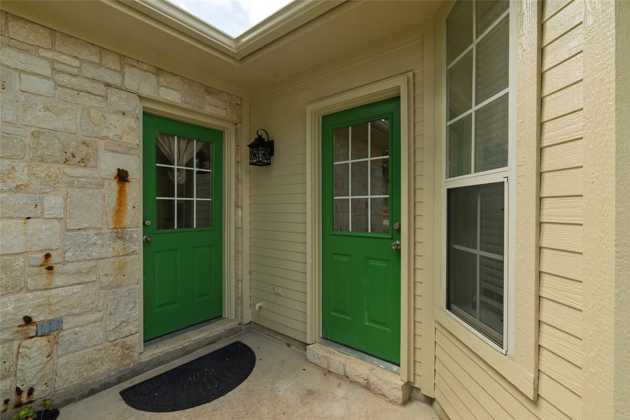 Single Family Residence For Sale in Wise County , 365 Cimmarron Trail, Runaway Bay, Texas 76426, 3 Bedroom, 2 Bathroom, Garage spaces, 1,733 Sqft, built in 1999, mls#21300448, Real Estate Agent in Runaway Bay, Homes For Sale in Wise county, Homes For Sale in Runaway Bay, Realtor in Runaway Bay Texas, Real Estate Brokerage Independent Realty Texas, Luminita Cordes Realtor