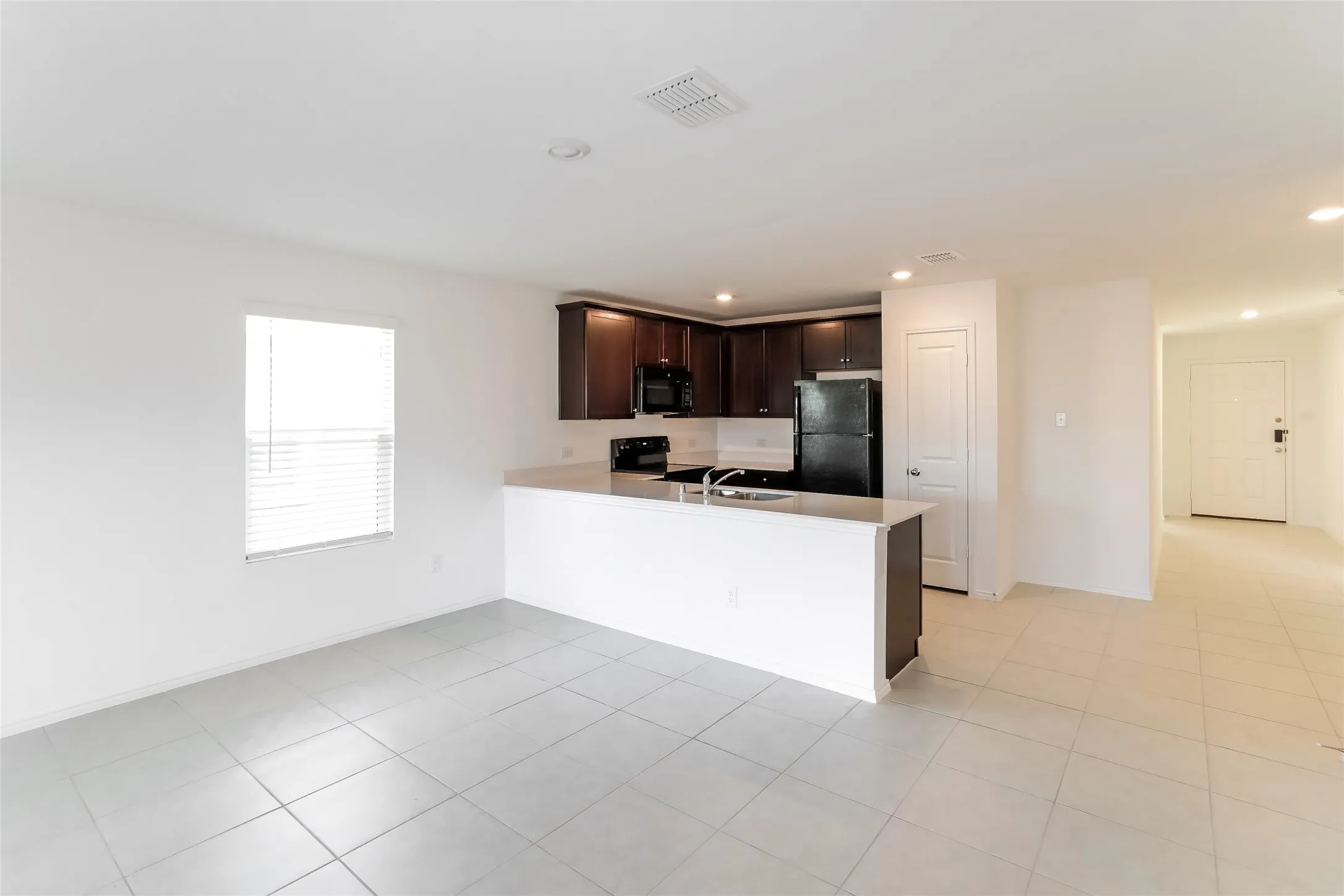 Single Family Residence For Rent in Collin County , 5720 Rockrose Lane, Princeton, Texas 75407, 4 Bedroom, 3 Bathroom, 1 Garage spaces, 1,500 Sqft, built in 2022, mls#21300568, Real Estate Agent in Princeton, Homes For Rent in Collin county, Homes For Rent in Princeton, Realtor in Princeton Texas, Real Estate Brokerage Independent Realty Texas, Luminita Cordes Realtor