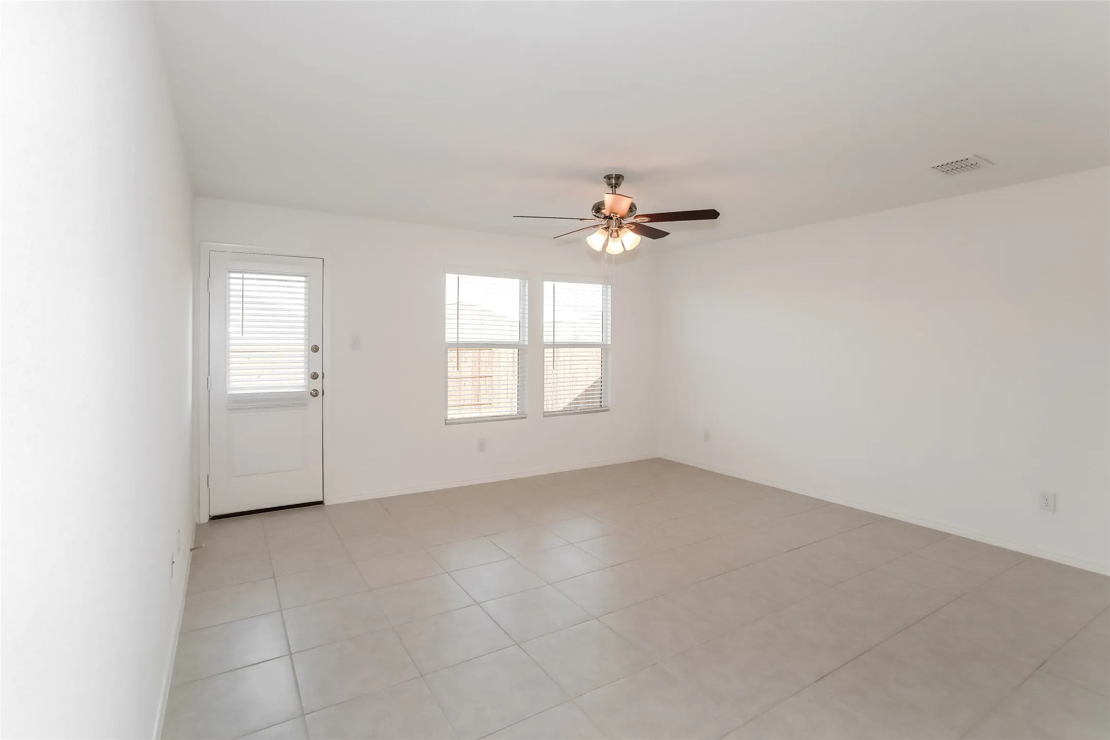 Single Family Residence For Rent in Collin County , 5720 Rockrose Lane, Princeton, Texas 75407, 4 Bedroom, 3 Bathroom, 1 Garage spaces, 1,500 Sqft, built in 2022, mls#21300568, Real Estate Agent in Princeton, Homes For Rent in Collin county, Homes For Rent in Princeton, Realtor in Princeton Texas, Real Estate Brokerage Independent Realty Texas, Luminita Cordes Realtor