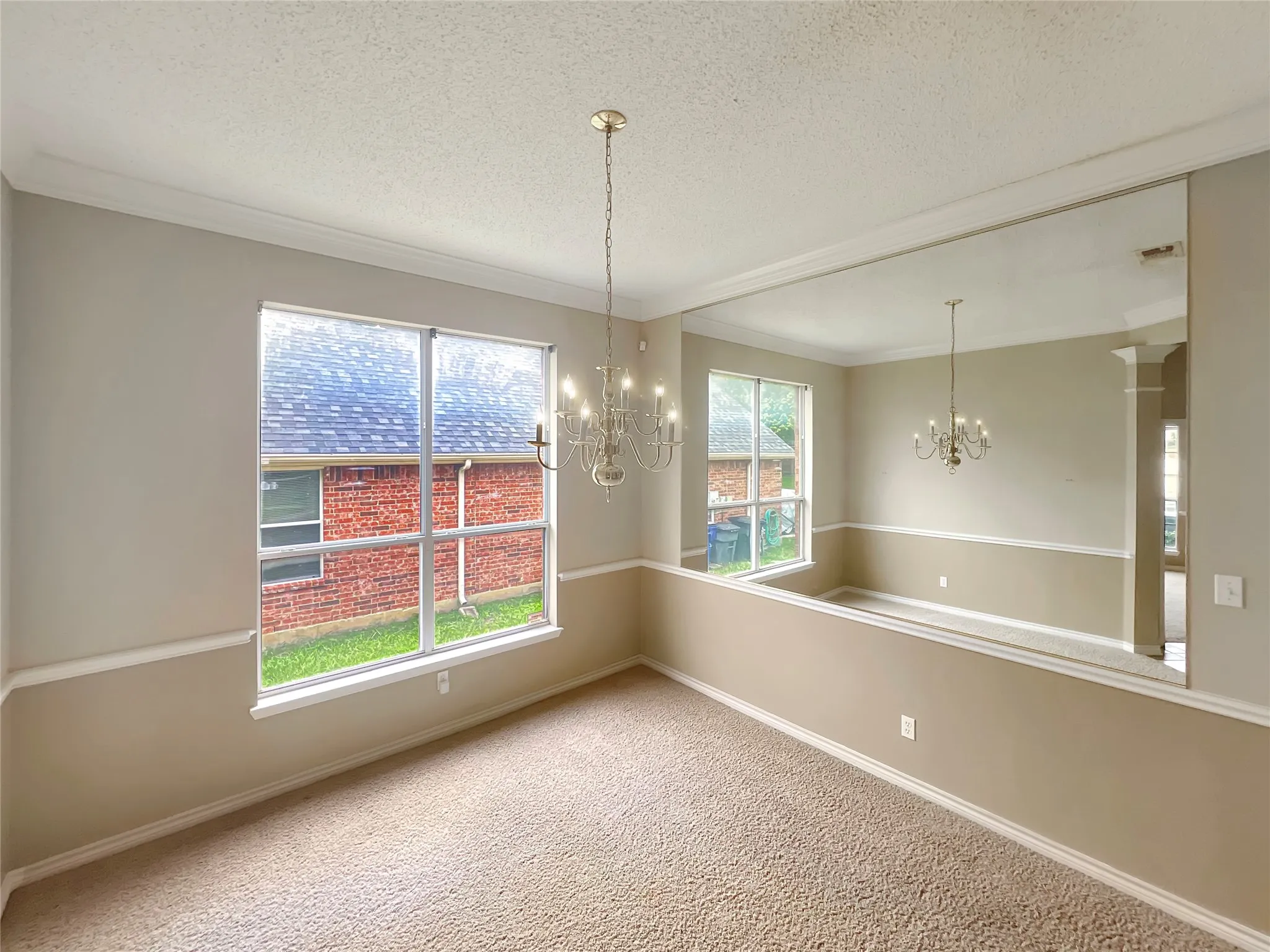 Single Family Residence For Sale in Tarrant County , 2403 Chenille Way, Mansfield, Texas 76063, 3 Bedroom, 3 Bathroom, 2 Garage spaces, 2,993 Sqft, built in 2000, mls#21299048, Real Estate Agent in Mansfield, Homes For Sale in Tarrant county, Homes For Sale in Mansfield, Realtor in Mansfield Texas, Real Estate Brokerage Independent Realty Texas, Luminita Cordes Realtor