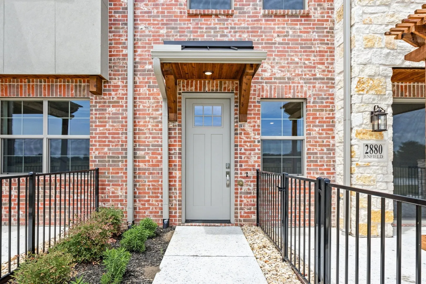 006-2880Enfield-TheColony-TX-75056-Exterior.jpg-SMALL