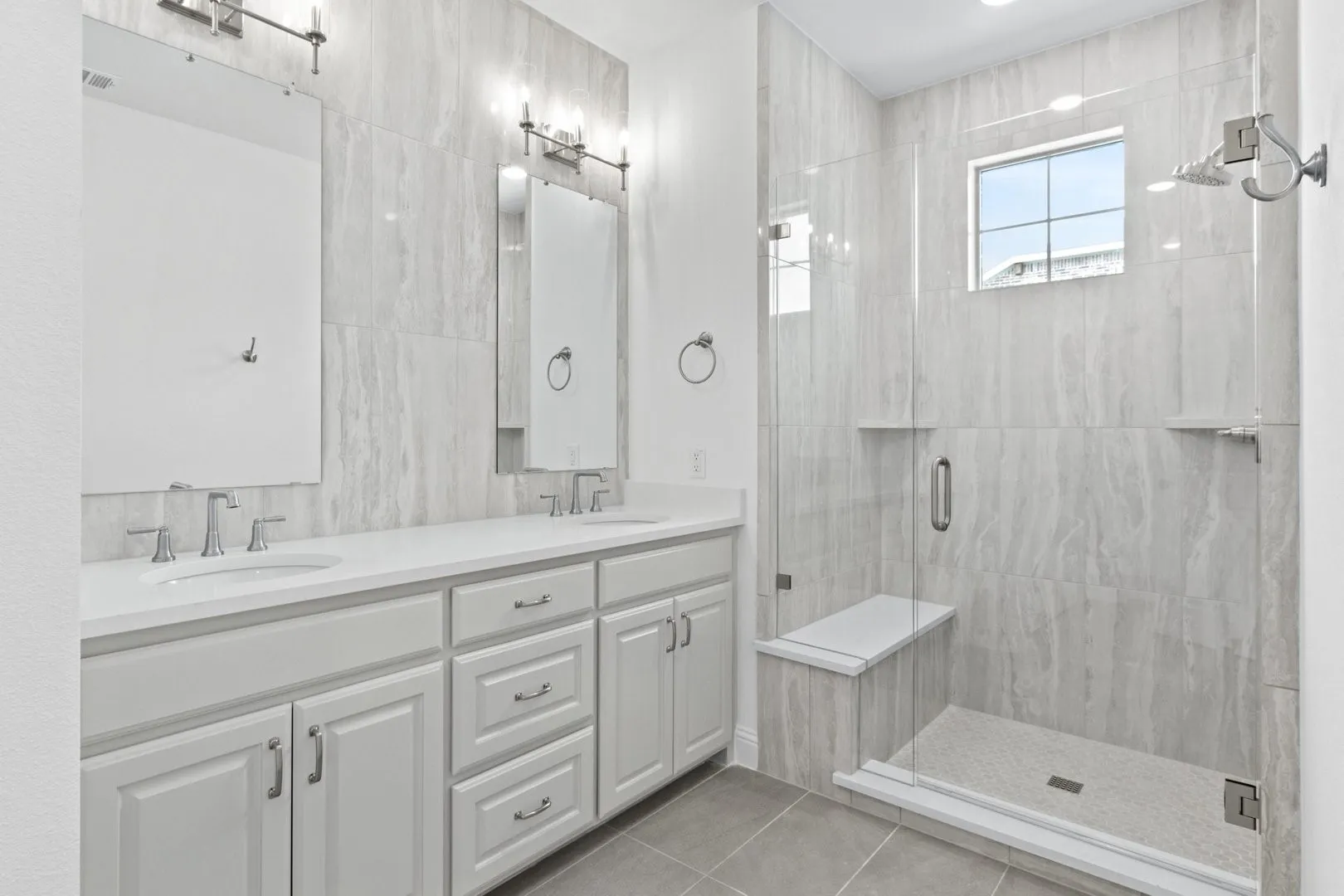 021-2880Enfield-TheColony-TX-75056-PrimaryBathroom.jpg-SMALL