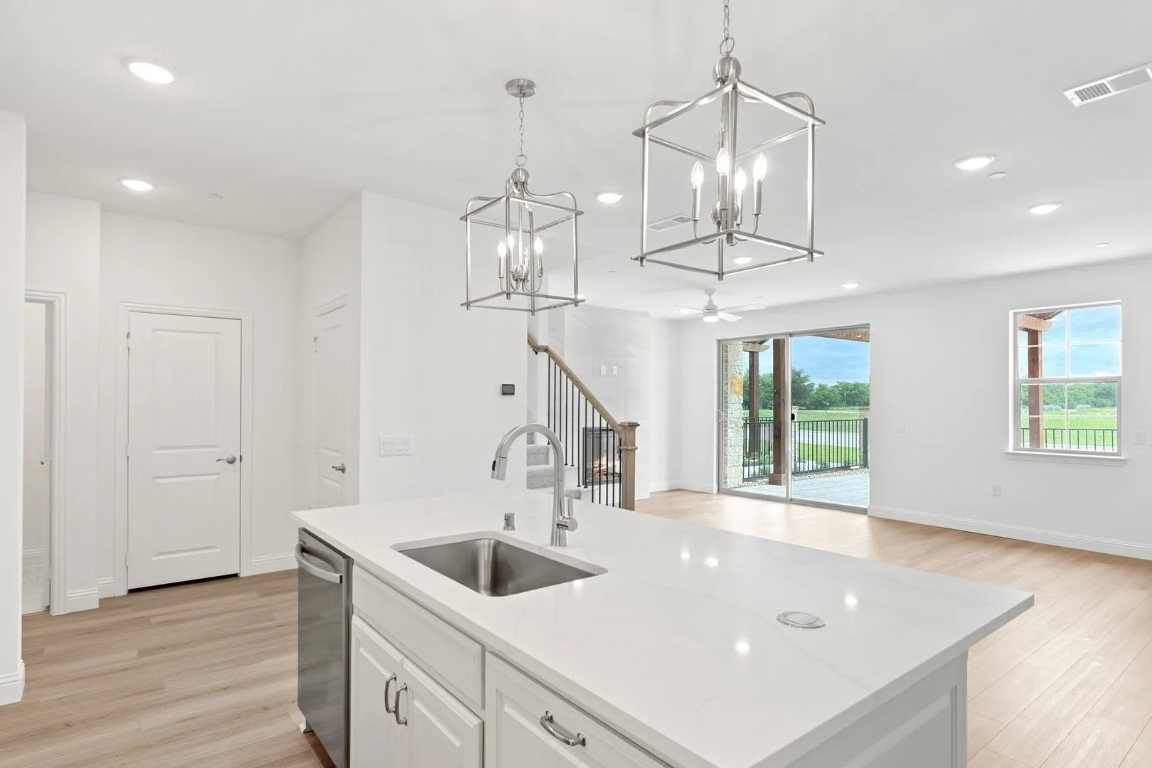 014-2880Enfield-TheColony-TX-75056-Kitchen.jpg-SMALL