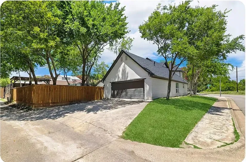 Single Family Residence For Rent in Dallas County , 9690 Fallbrook Drive, Dallas, Texas 75243, 5 Bedroom, 4 Bathroom, 2 Garage spaces, 3,913 Sqft, built in 1974, mls#21300454, Real Estate Agent in Dallas, Homes For Rent in Dallas county, Homes For Rent in Dallas, Realtor in Dallas Texas, Real Estate Brokerage Independent Realty Texas, Luminita Cordes Realtor