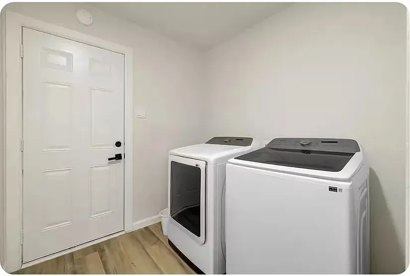 Single Family Residence For Rent in Dallas County , 9690 Fallbrook Drive, Dallas, Texas 75243, 5 Bedroom, 4 Bathroom, 2 Garage spaces, 3,913 Sqft, built in 1974, mls#21300454, Real Estate Agent in Dallas, Homes For Rent in Dallas county, Homes For Rent in Dallas, Realtor in Dallas Texas, Real Estate Brokerage Independent Realty Texas, Luminita Cordes Realtor