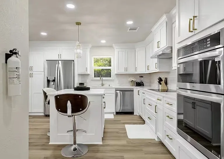 Single Family Residence For Rent in Dallas County , 9690 Fallbrook Drive, Dallas, Texas 75243, 5 Bedroom, 4 Bathroom, 2 Garage spaces, 3,913 Sqft, built in 1974, mls#21300454, Real Estate Agent in Dallas, Homes For Rent in Dallas county, Homes For Rent in Dallas, Realtor in Dallas Texas, Real Estate Brokerage Independent Realty Texas, Luminita Cordes Realtor