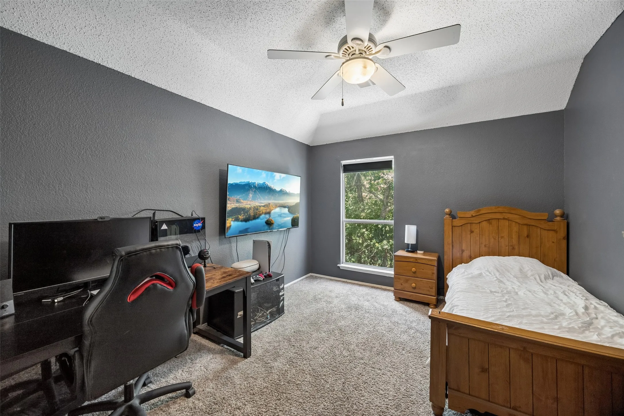 Single Family Residence For Sale in Denton County , 2401 Pinehurst Court, Highland Village, Texas 75077, 4 Bedroom, 3 Bathroom, 2 Garage spaces, 2,508 Sqft, built in 1997, mls#21298397, Real Estate Agent in Highland Village, Homes For Sale in Denton county, Homes For Sale in Highland Village, Realtor in Highland Village Texas, Real Estate Brokerage Independent Realty Texas, Luminita Cordes Realtor