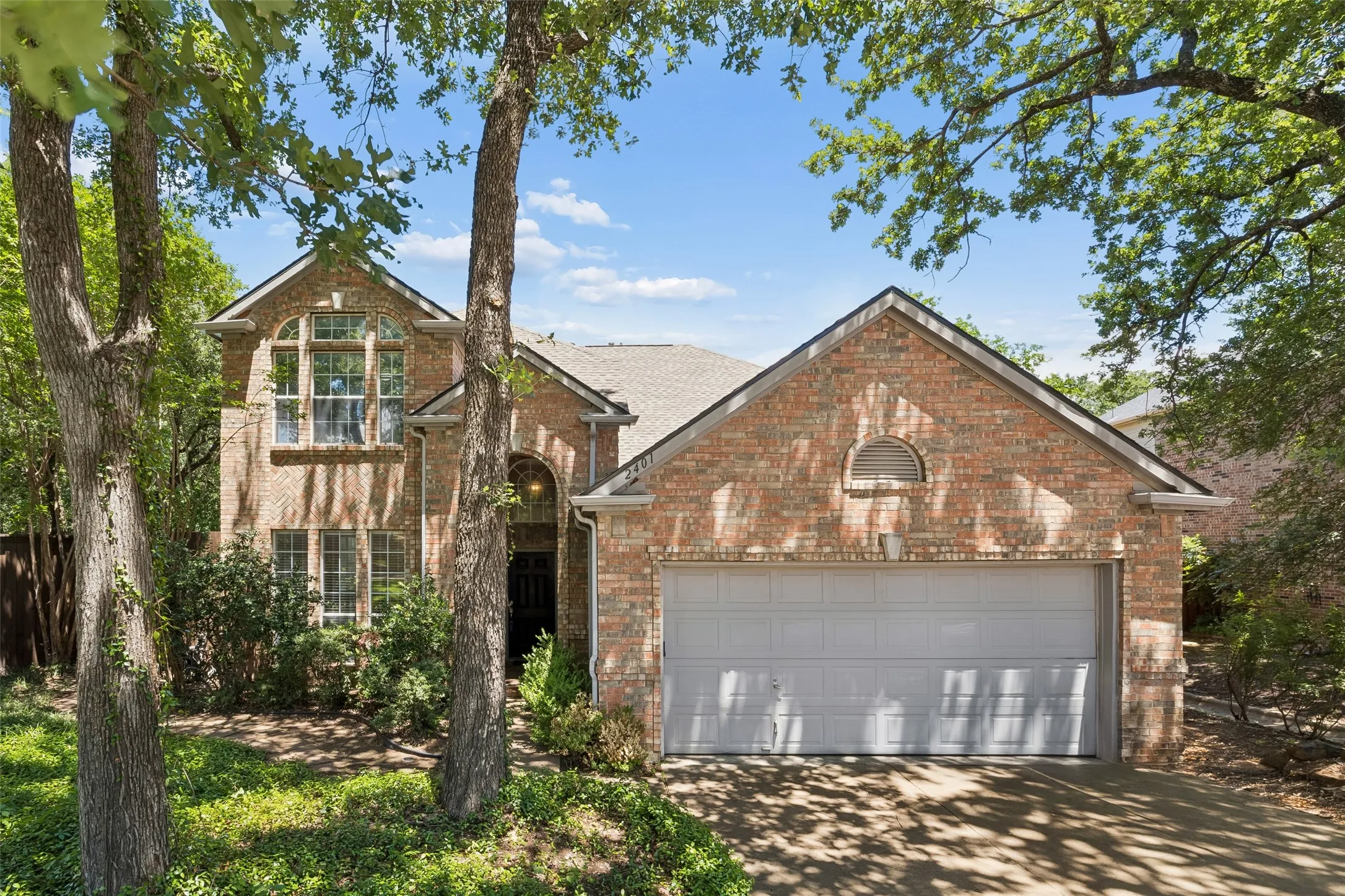 Single Family Residence For Sale in Denton County , 2401 Pinehurst Court, Highland Village, Texas 75077, 4 Bedroom, 3 Bathroom, 2 Garage spaces, 2,508 Sqft, built in 1997, mls#21298397, Real Estate Agent in Highland Village, Homes For Sale in Denton county, Homes For Sale in Highland Village, Realtor in Highland Village Texas, Real Estate Brokerage Independent Realty Texas, Luminita Cordes Realtor