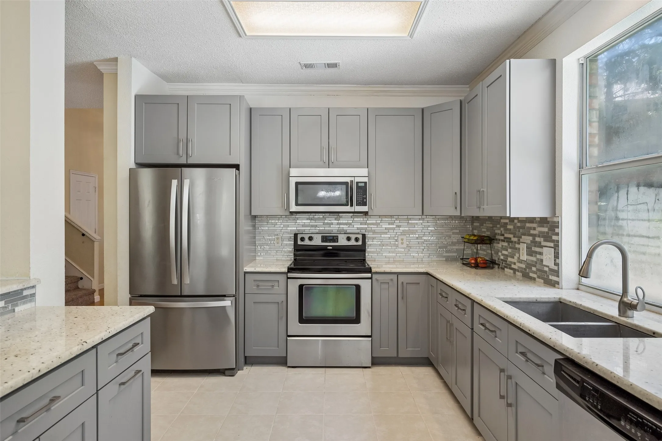 Single Family Residence For Sale in Denton County , 2401 Pinehurst Court, Highland Village, Texas 75077, 4 Bedroom, 3 Bathroom, 2 Garage spaces, 2,508 Sqft, built in 1997, mls#21298397, Real Estate Agent in Highland Village, Homes For Sale in Denton county, Homes For Sale in Highland Village, Realtor in Highland Village Texas, Real Estate Brokerage Independent Realty Texas, Luminita Cordes Realtor