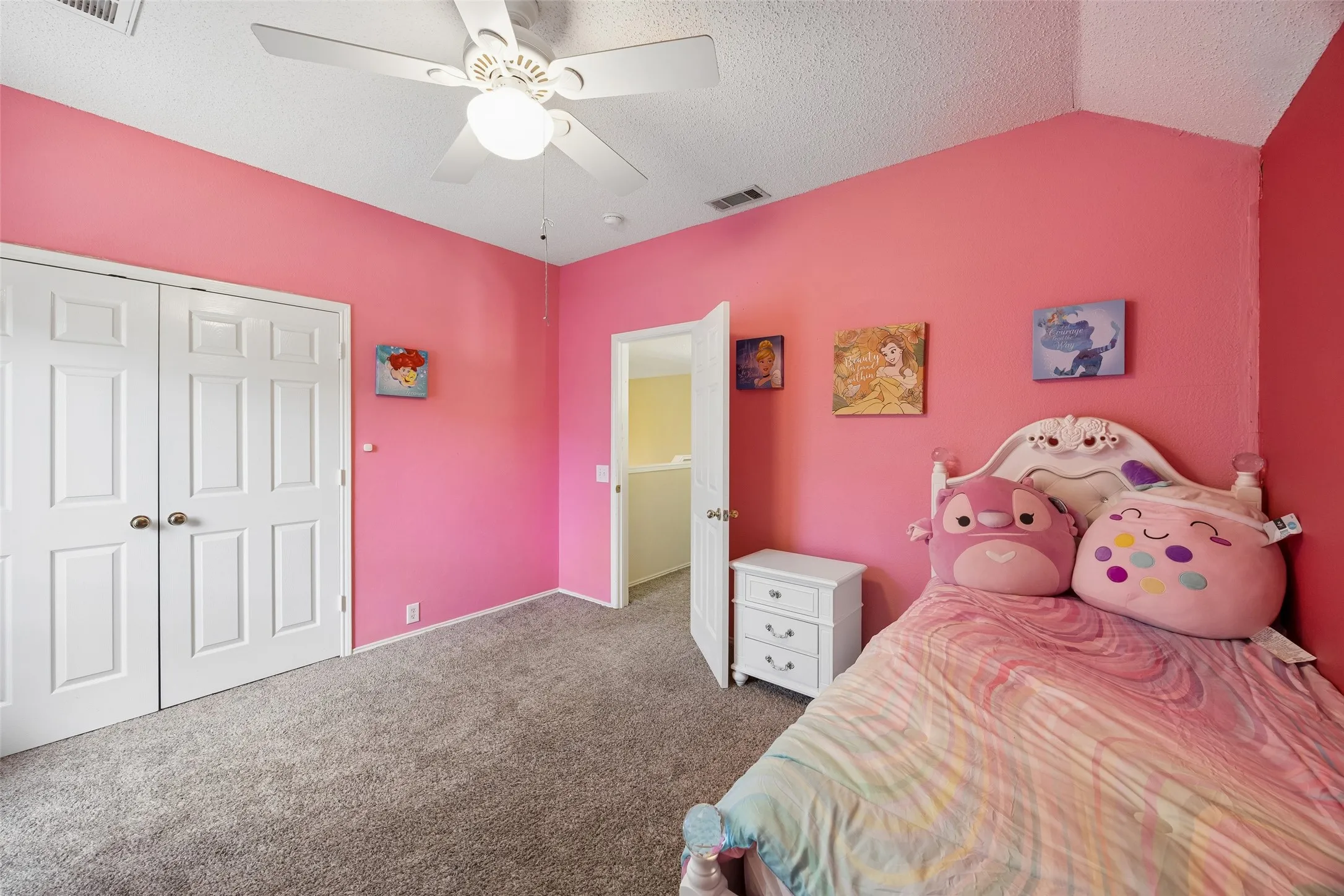 Single Family Residence For Sale in Denton County , 2401 Pinehurst Court, Highland Village, Texas 75077, 4 Bedroom, 3 Bathroom, 2 Garage spaces, 2,508 Sqft, built in 1997, mls#21298397, Real Estate Agent in Highland Village, Homes For Sale in Denton county, Homes For Sale in Highland Village, Realtor in Highland Village Texas, Real Estate Brokerage Independent Realty Texas, Luminita Cordes Realtor