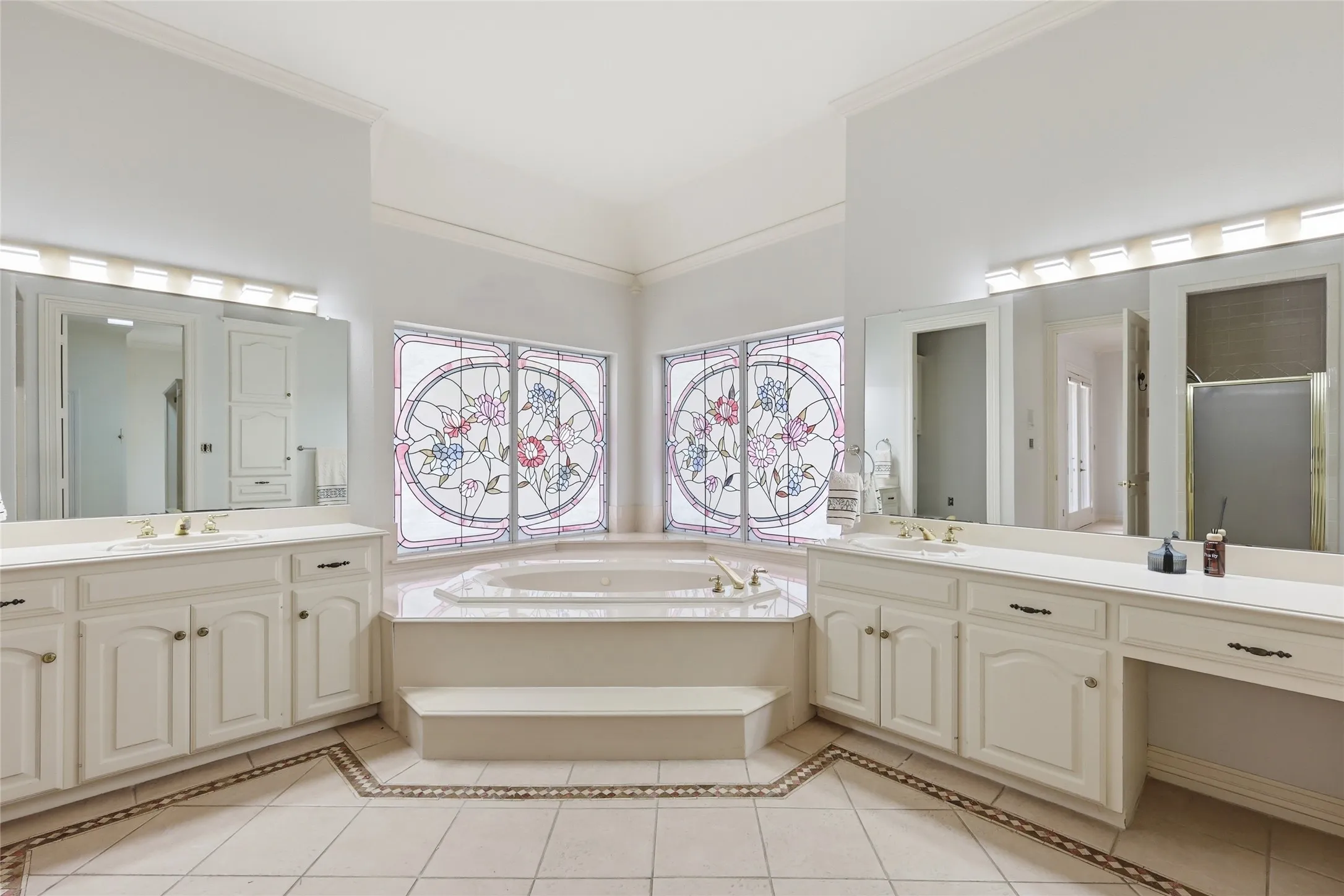 Single Family Residence For Sale in Rockwall County , 2251 English Road, Rockwall, Texas 75032, 5 Bedroom, 5 Bathroom, 3 Garage spaces, 5,562 Sqft, built in 1989, mls#21297119, Real Estate Agent in Rockwall, Homes For Sale in Rockwall county, Homes For Sale in Rockwall, Realtor in Rockwall Texas, Real Estate Brokerage Independent Realty Texas, Luminita Cordes Realtor