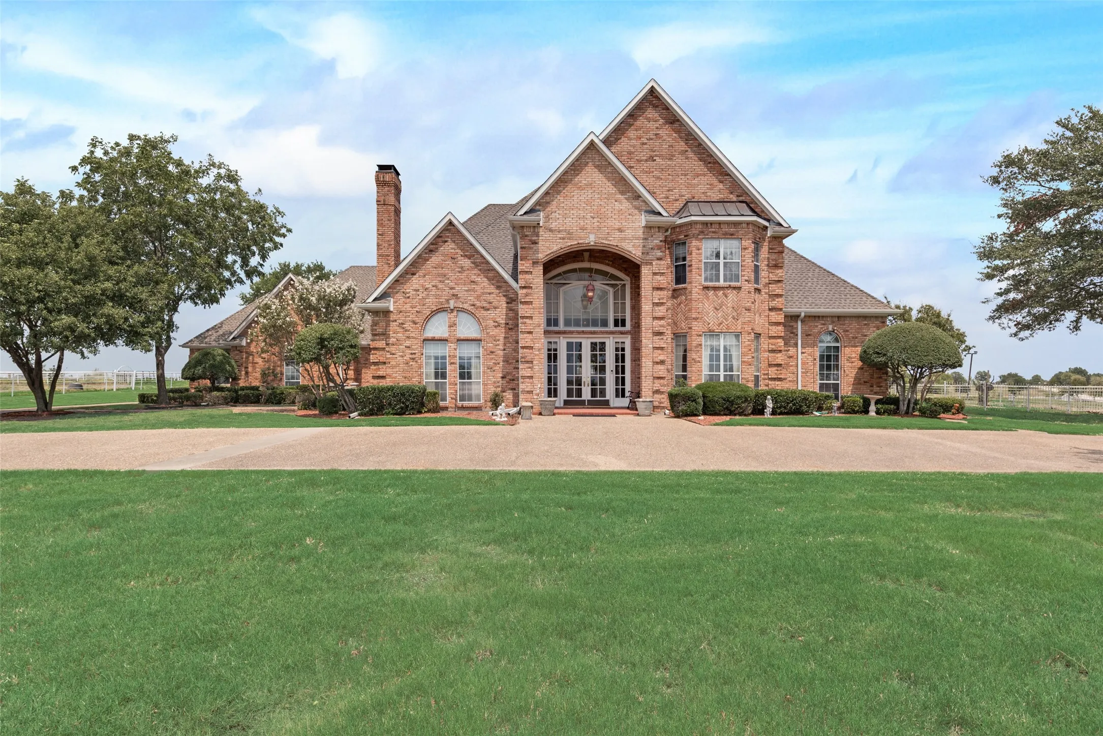 Single Family Residence For Sale in Rockwall County , 2251 English Road, Rockwall, Texas 75032, 5 Bedroom, 5 Bathroom, 3 Garage spaces, 5,562 Sqft, built in 1989, mls#21297119, Real Estate Agent in Rockwall, Homes For Sale in Rockwall county, Homes For Sale in Rockwall, Realtor in Rockwall Texas, Real Estate Brokerage Independent Realty Texas, Luminita Cordes Realtor