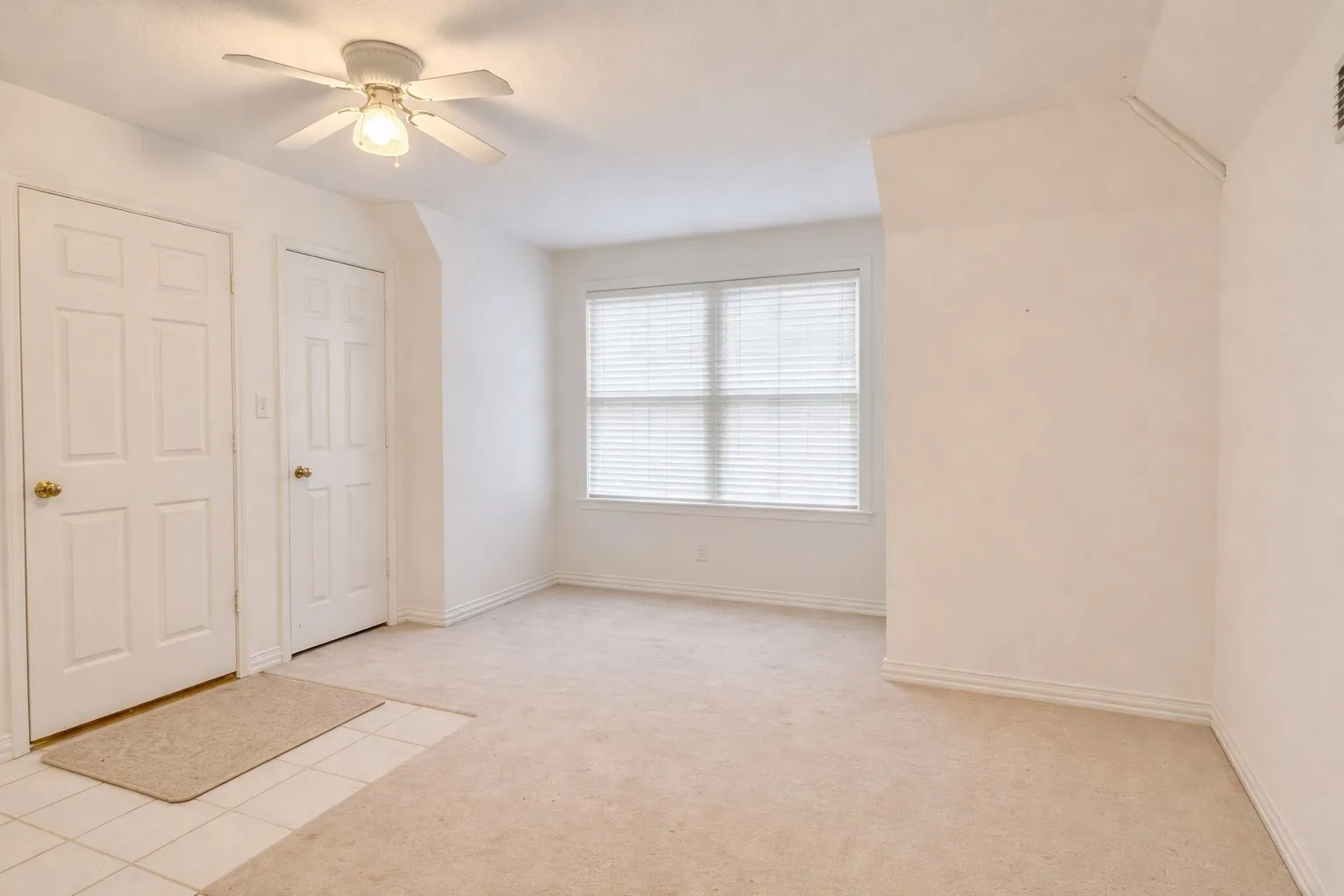Single Family Residence For Sale in Rockwall County , 2251 English Road, Rockwall, Texas 75032, 5 Bedroom, 5 Bathroom, 3 Garage spaces, 5,562 Sqft, built in 1989, mls#21297119, Real Estate Agent in Rockwall, Homes For Sale in Rockwall county, Homes For Sale in Rockwall, Realtor in Rockwall Texas, Real Estate Brokerage Independent Realty Texas, Luminita Cordes Realtor