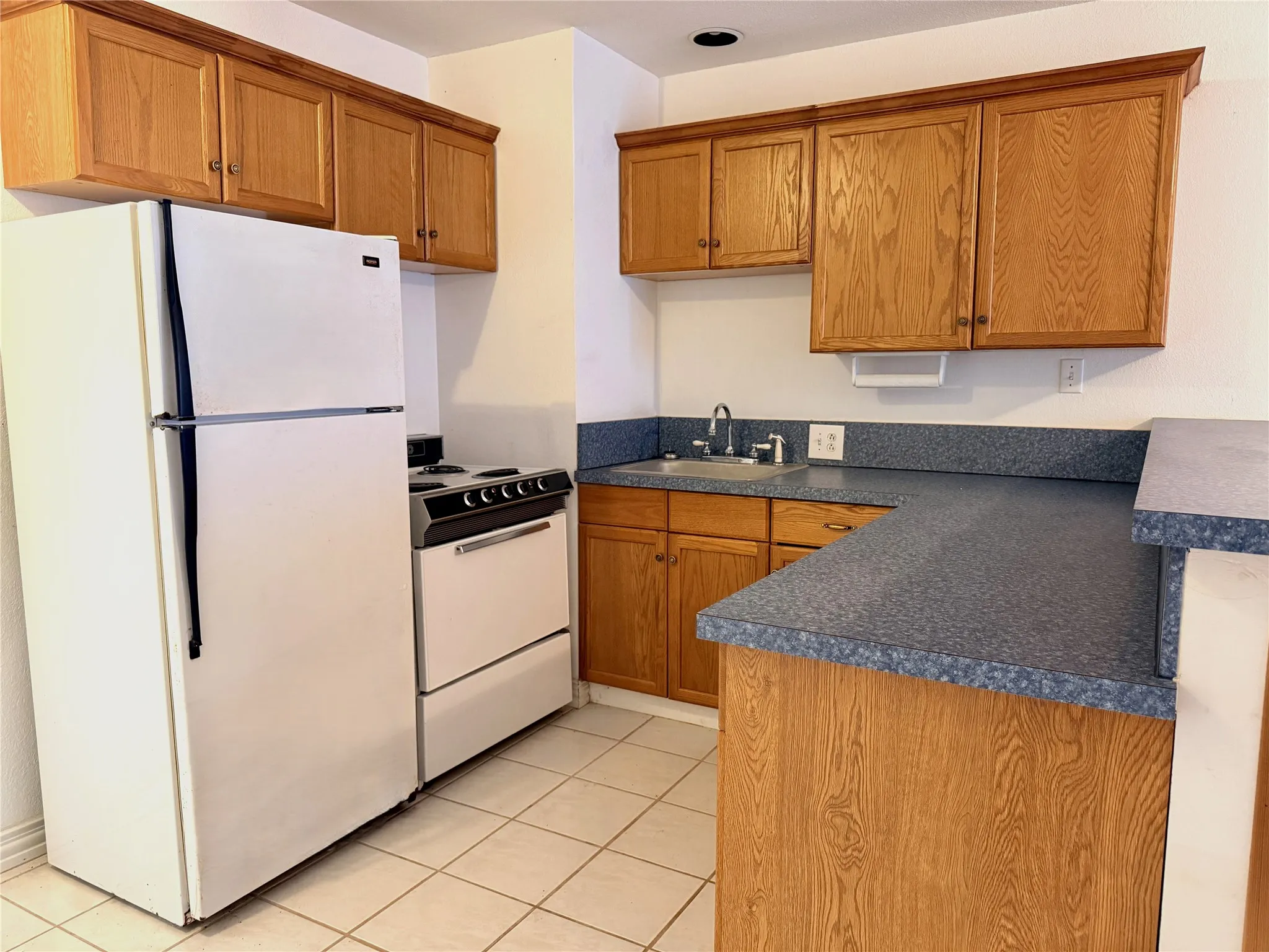 Single Family Residence For Sale in Rockwall County , 2251 English Road, Rockwall, Texas 75032, 5 Bedroom, 5 Bathroom, 3 Garage spaces, 5,562 Sqft, built in 1989, mls#21297119, Real Estate Agent in Rockwall, Homes For Sale in Rockwall county, Homes For Sale in Rockwall, Realtor in Rockwall Texas, Real Estate Brokerage Independent Realty Texas, Luminita Cordes Realtor