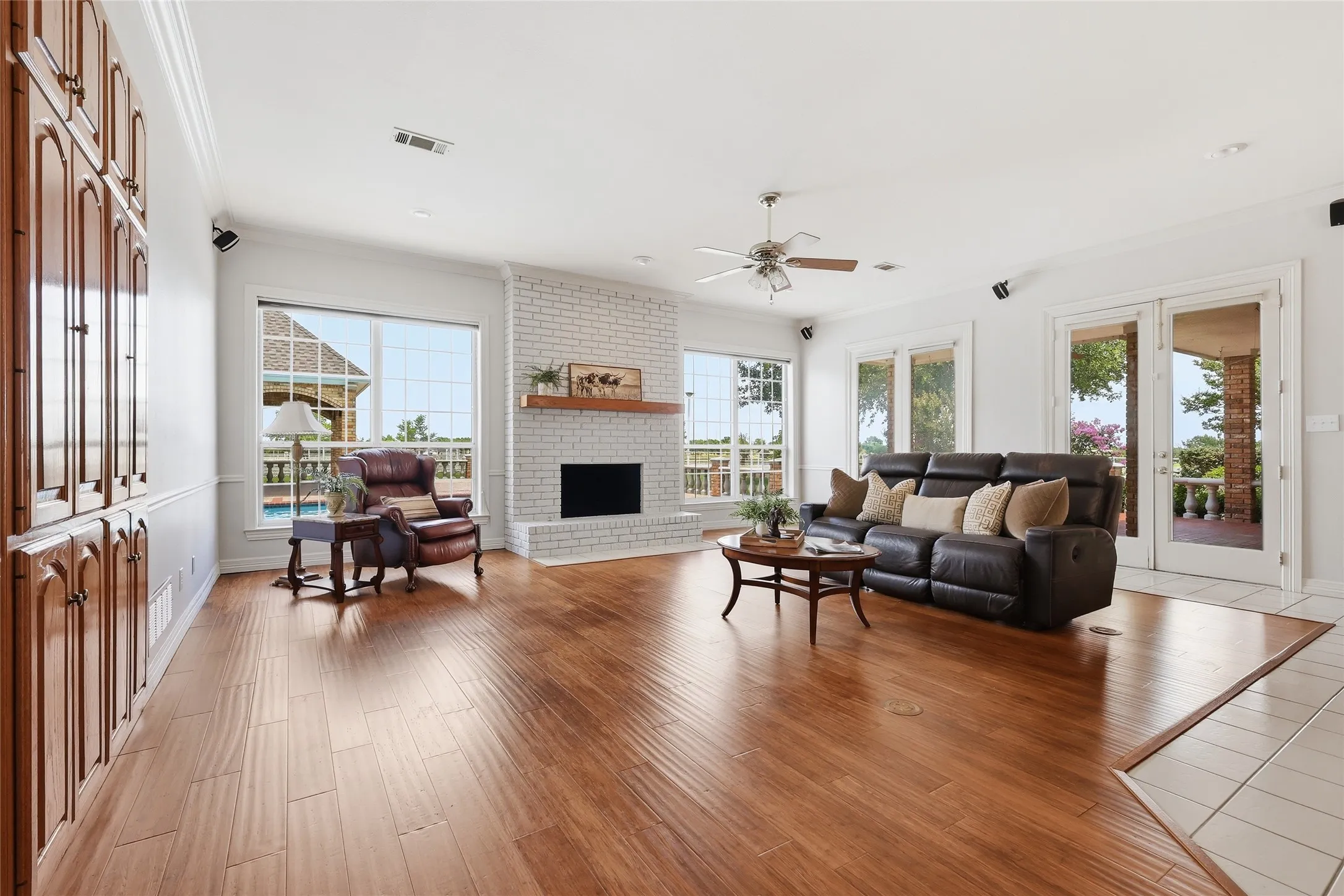 Single Family Residence For Sale in Rockwall County , 2251 English Road, Rockwall, Texas 75032, 5 Bedroom, 5 Bathroom, 3 Garage spaces, 5,562 Sqft, built in 1989, mls#21297119, Real Estate Agent in Rockwall, Homes For Sale in Rockwall county, Homes For Sale in Rockwall, Realtor in Rockwall Texas, Real Estate Brokerage Independent Realty Texas, Luminita Cordes Realtor