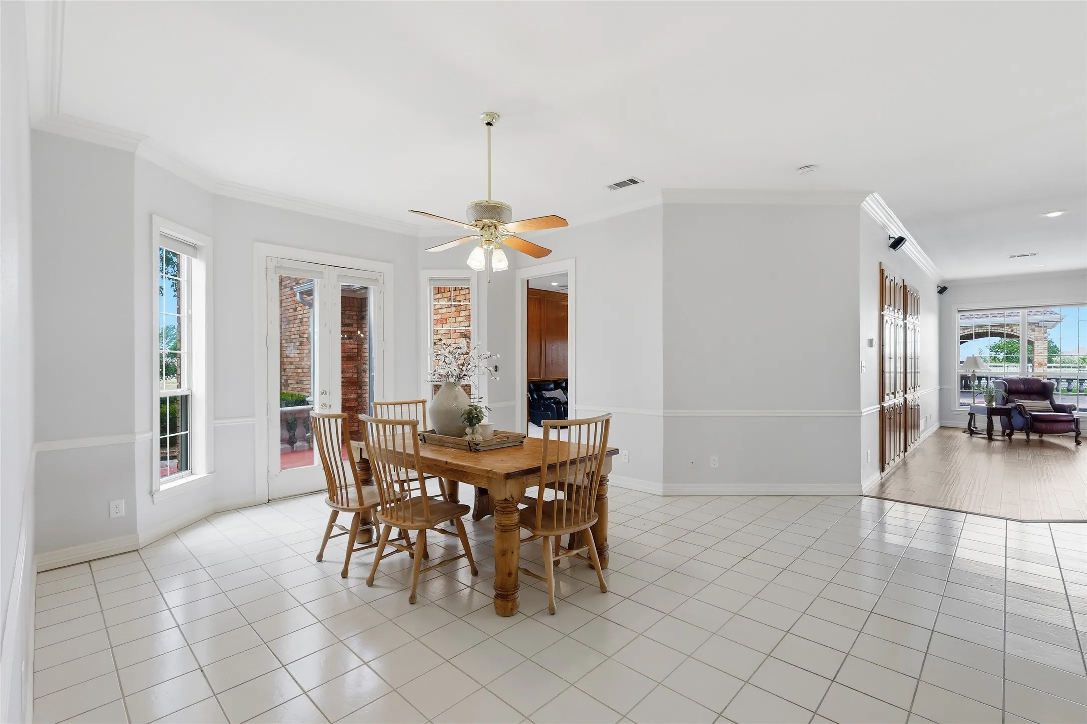 Single Family Residence For Sale in Rockwall County , 2251 English Road, Rockwall, Texas 75032, 5 Bedroom, 5 Bathroom, 3 Garage spaces, 5,562 Sqft, built in 1989, mls#21297119, Real Estate Agent in Rockwall, Homes For Sale in Rockwall county, Homes For Sale in Rockwall, Realtor in Rockwall Texas, Real Estate Brokerage Independent Realty Texas, Luminita Cordes Realtor