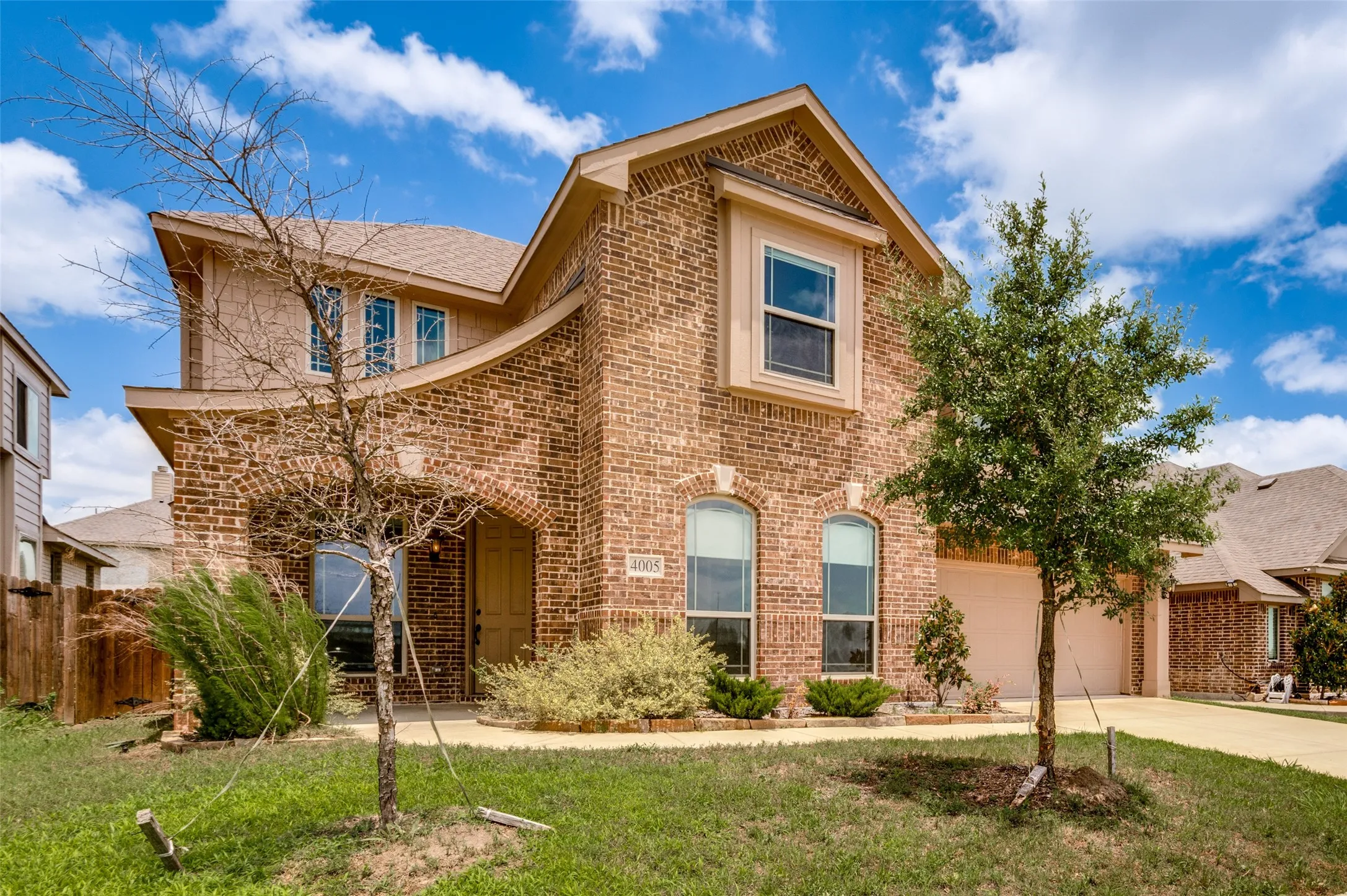 Single Family Residence For Rent in Kaufman County , 4005 Three Forks Road, Kaufman, Texas 75142, 4 Bedroom, 3 Bathroom, 2 Garage spaces, 3,375 Sqft, built in 2022, mls#21300624, Real Estate Agent in Kaufman, Homes For Rent in Kaufman county, Homes For Rent in Kaufman, Realtor in Kaufman Texas, Real Estate Brokerage Independent Realty Texas, Luminita Cordes Realtor