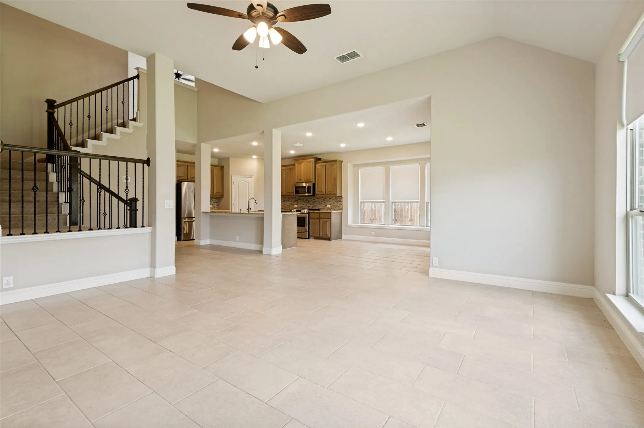 Single Family Residence For Rent in Kaufman County , 4005 Three Forks Road, Kaufman, Texas 75142, 4 Bedroom, 3 Bathroom, 2 Garage spaces, 3,375 Sqft, built in 2022, mls#21300624, Real Estate Agent in Kaufman, Homes For Rent in Kaufman county, Homes For Rent in Kaufman, Realtor in Kaufman Texas, Real Estate Brokerage Independent Realty Texas, Luminita Cordes Realtor