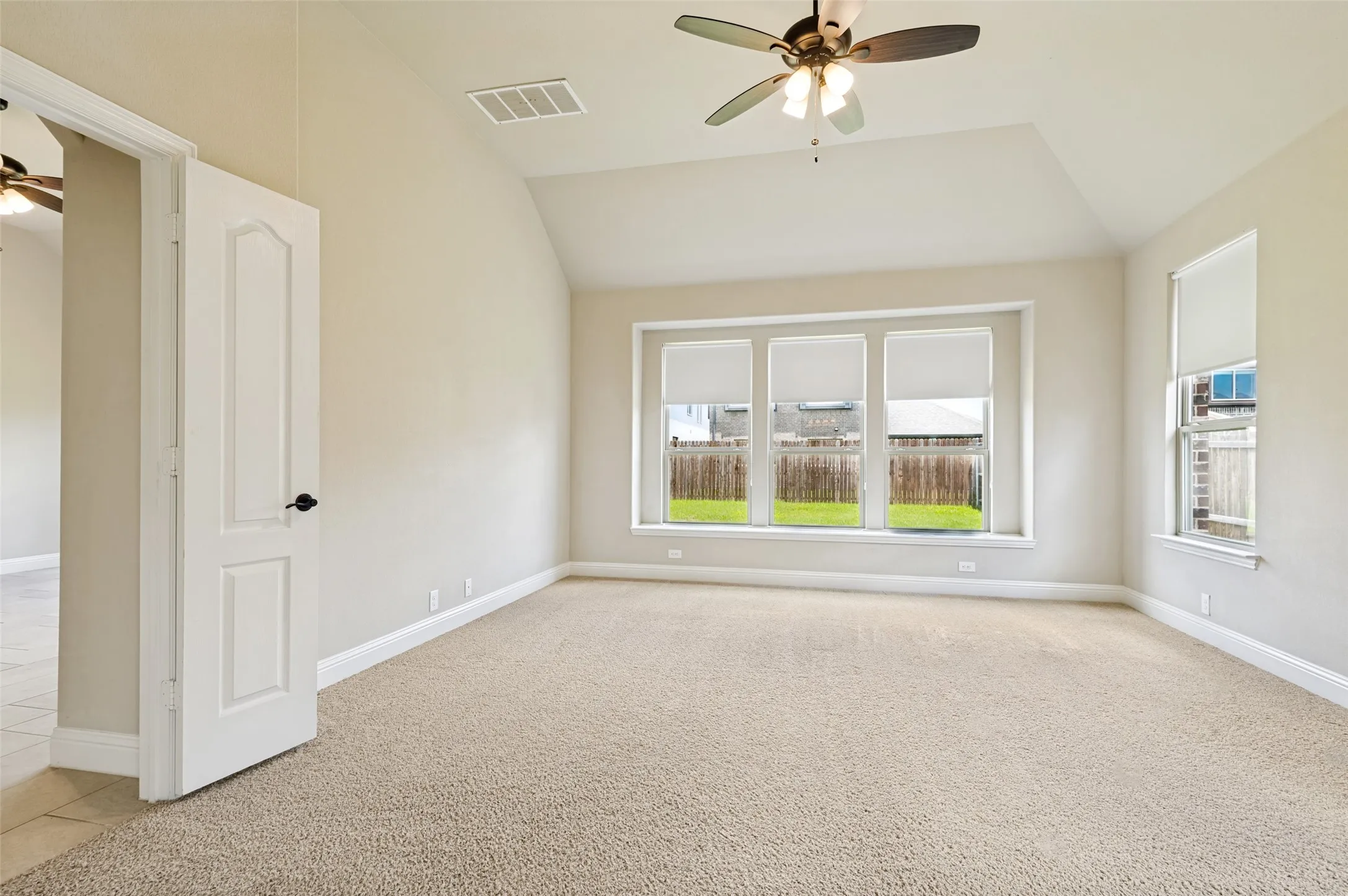 Single Family Residence For Rent in Kaufman County , 4005 Three Forks Road, Kaufman, Texas 75142, 4 Bedroom, 3 Bathroom, 2 Garage spaces, 3,375 Sqft, built in 2022, mls#21300624, Real Estate Agent in Kaufman, Homes For Rent in Kaufman county, Homes For Rent in Kaufman, Realtor in Kaufman Texas, Real Estate Brokerage Independent Realty Texas, Luminita Cordes Realtor