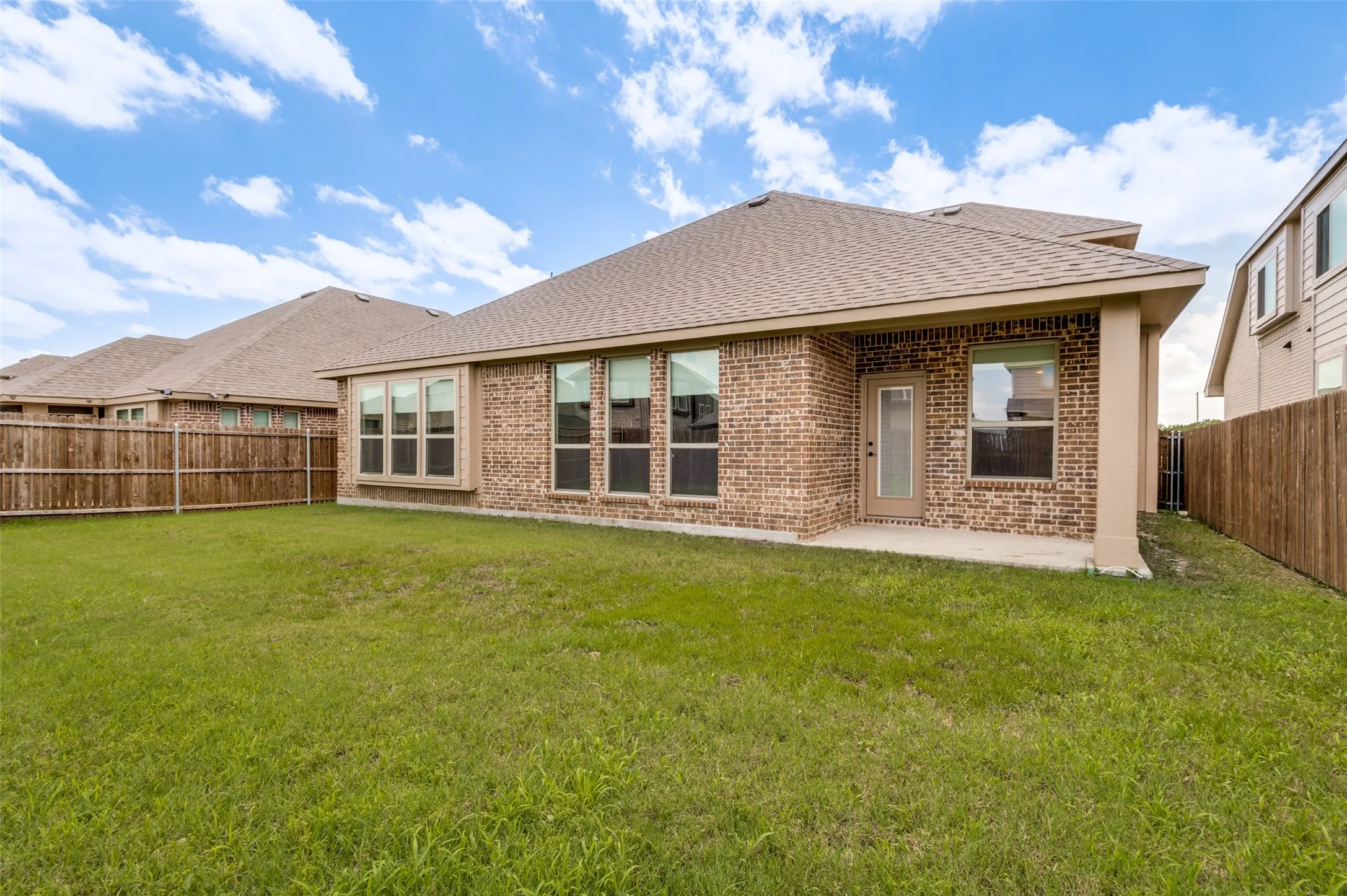 Single Family Residence For Rent in Kaufman County , 4005 Three Forks Road, Kaufman, Texas 75142, 4 Bedroom, 3 Bathroom, 2 Garage spaces, 3,375 Sqft, built in 2022, mls#21300624, Real Estate Agent in Kaufman, Homes For Rent in Kaufman county, Homes For Rent in Kaufman, Realtor in Kaufman Texas, Real Estate Brokerage Independent Realty Texas, Luminita Cordes Realtor