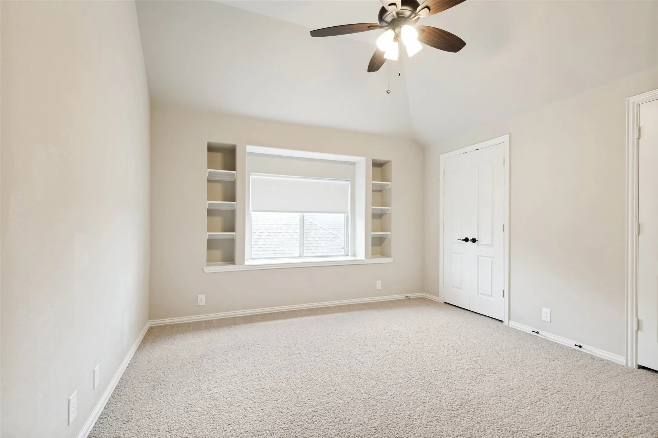 Single Family Residence For Rent in Kaufman County , 4005 Three Forks Road, Kaufman, Texas 75142, 4 Bedroom, 3 Bathroom, 2 Garage spaces, 3,375 Sqft, built in 2022, mls#21300624, Real Estate Agent in Kaufman, Homes For Rent in Kaufman county, Homes For Rent in Kaufman, Realtor in Kaufman Texas, Real Estate Brokerage Independent Realty Texas, Luminita Cordes Realtor