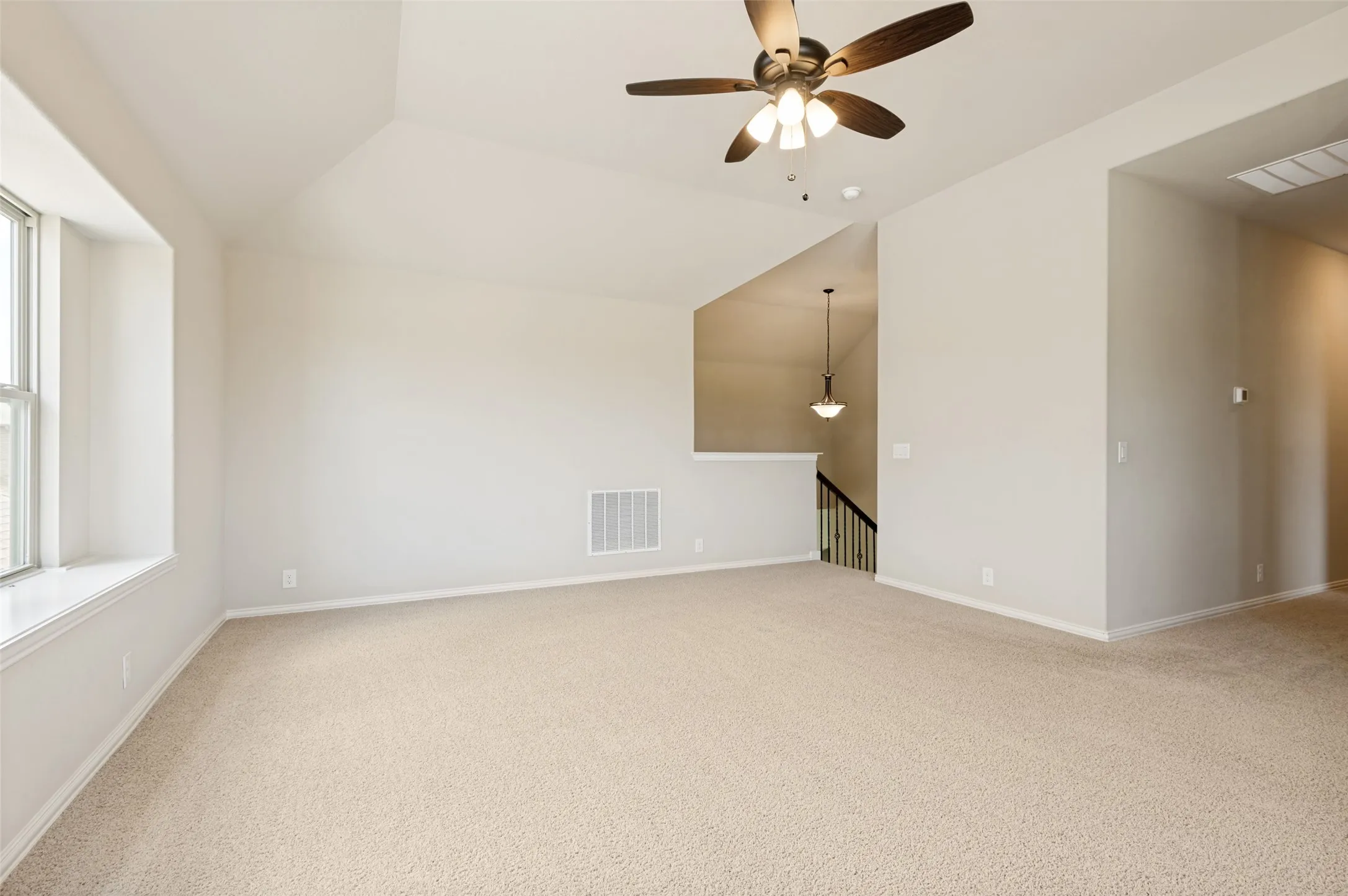 Single Family Residence For Rent in Kaufman County , 4005 Three Forks Road, Kaufman, Texas 75142, 4 Bedroom, 3 Bathroom, 2 Garage spaces, 3,375 Sqft, built in 2022, mls#21300624, Real Estate Agent in Kaufman, Homes For Rent in Kaufman county, Homes For Rent in Kaufman, Realtor in Kaufman Texas, Real Estate Brokerage Independent Realty Texas, Luminita Cordes Realtor