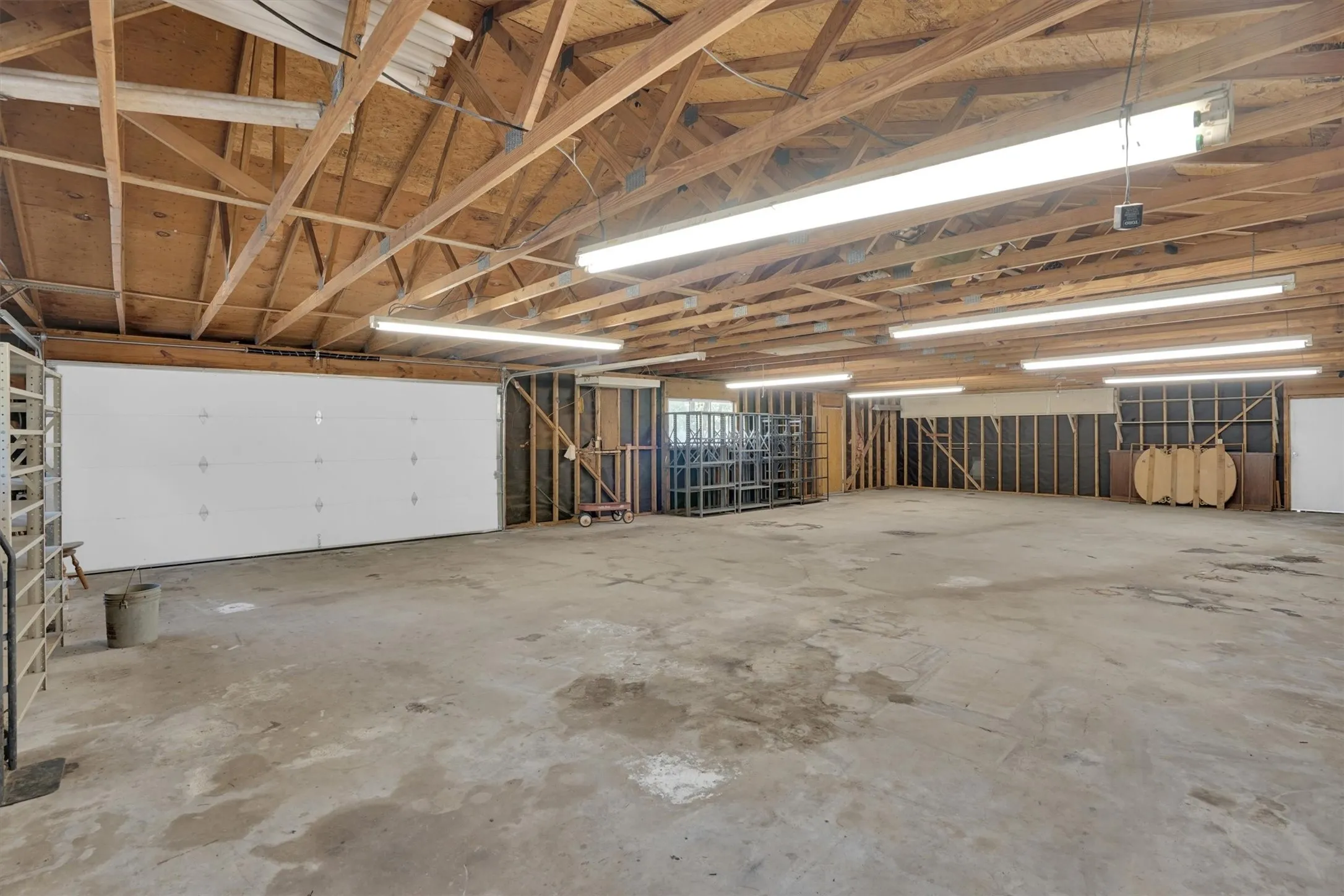 Overhead Access Door, ample overhead lighting