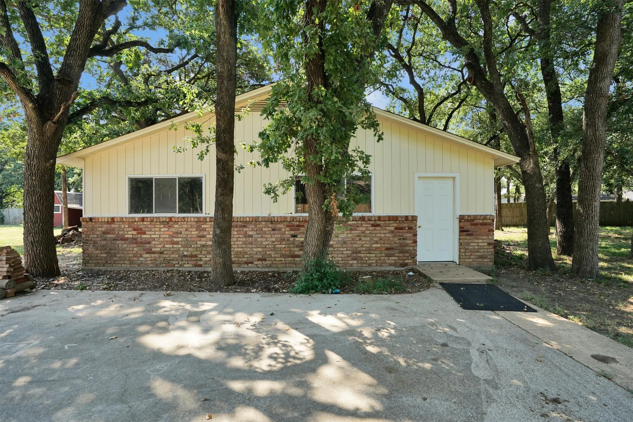 Warehouse  1792 sq-ft (tax roll)