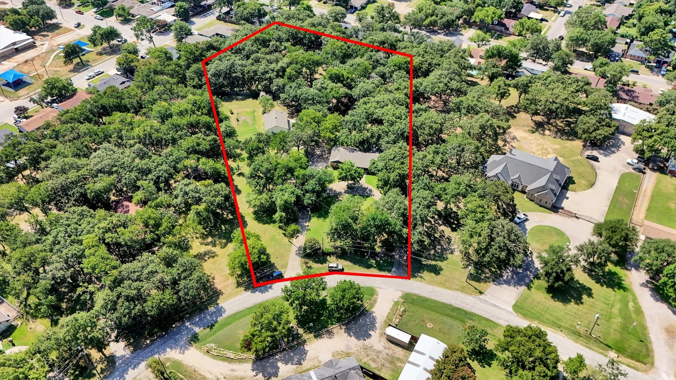 Single Family Residence For Sale in Dallas County , 638 Arawe Circle E, Irving, Texas 75060, 3 Bedroom, 3 Bathroom, 2 Garage spaces, 2,146 Sqft, built in 1964, mls#21288642, Real Estate Agent in Irving, Homes For Sale in Dallas county, Homes For Sale in Irving, Realtor in Irving Texas, Real Estate Brokerage Independent Realty Texas, Luminita Cordes Realtor
