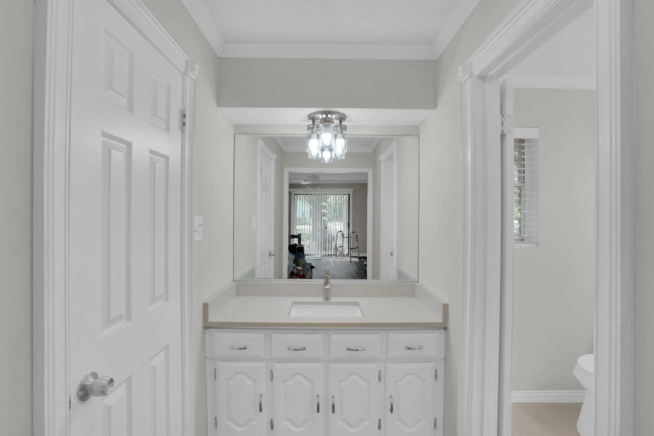 2nd Vanity