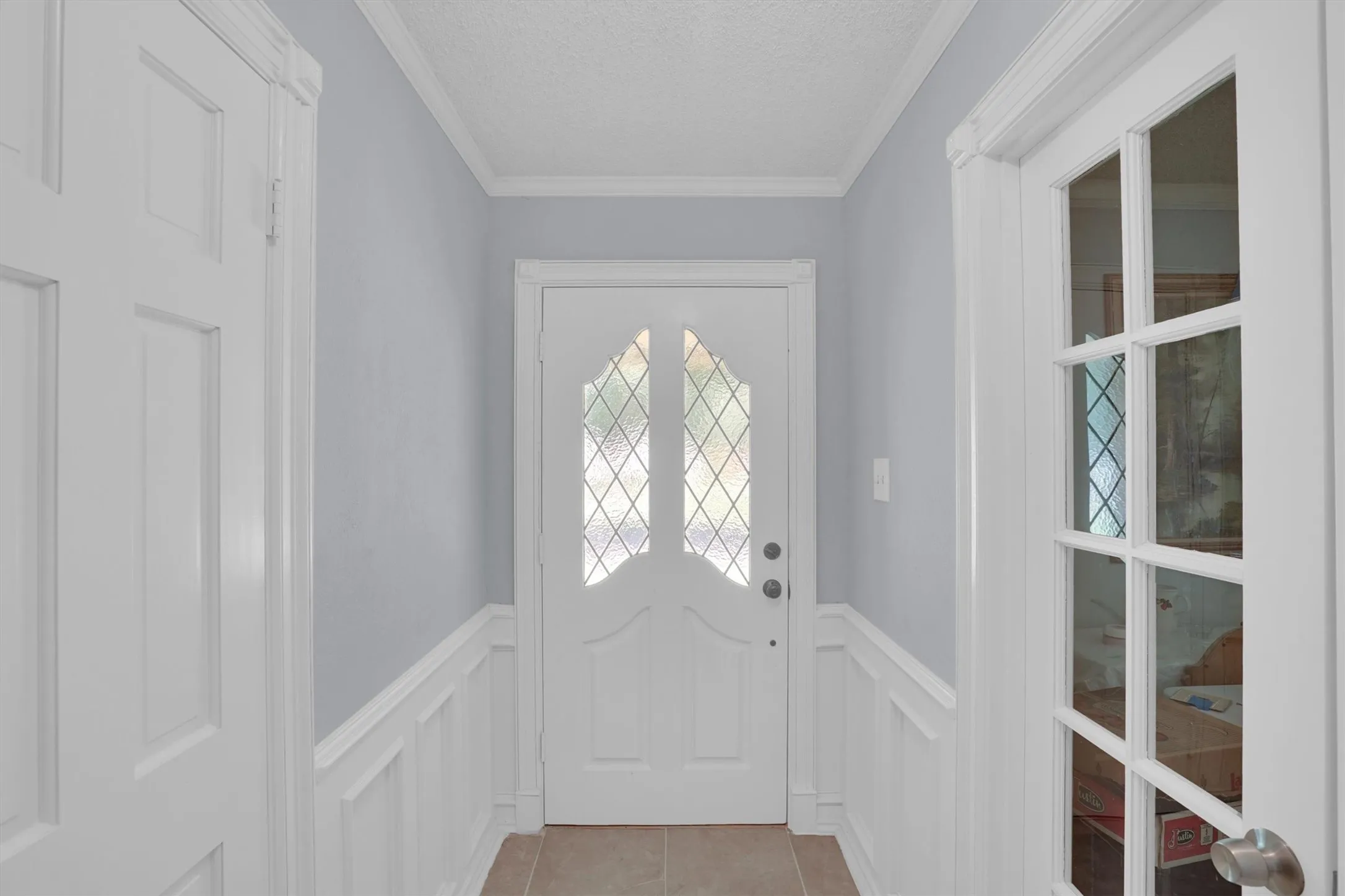 Single Family Residence For Sale in Dallas County , 638 Arawe Circle E, Irving, Texas 75060, 3 Bedroom, 3 Bathroom, 2 Garage spaces, 2,146 Sqft, built in 1964, mls#21288642, Real Estate Agent in Irving, Homes For Sale in Dallas county, Homes For Sale in Irving, Realtor in Irving Texas, Real Estate Brokerage Independent Realty Texas, Luminita Cordes Realtor