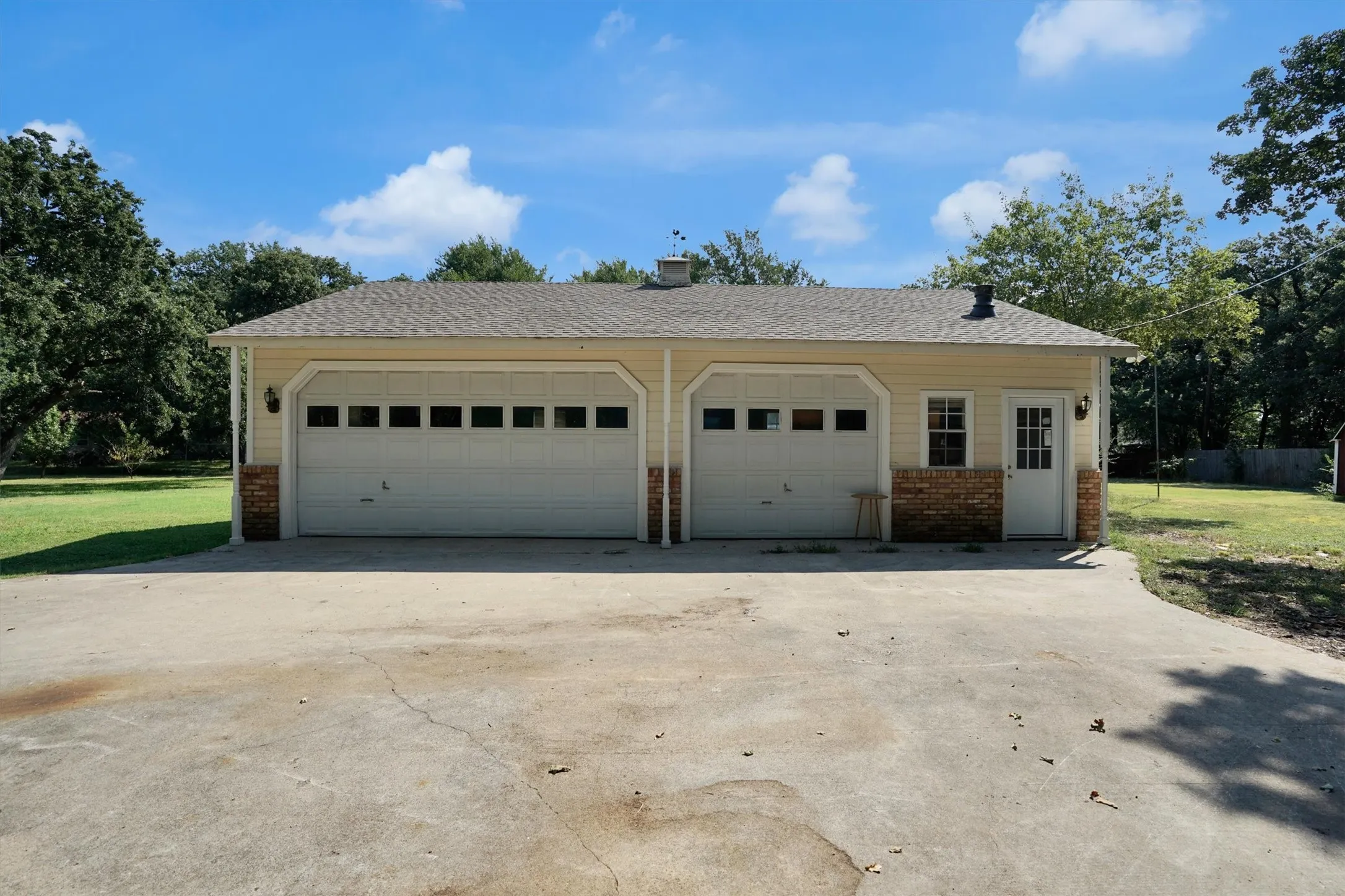 1200 sq-ft (tax roll)