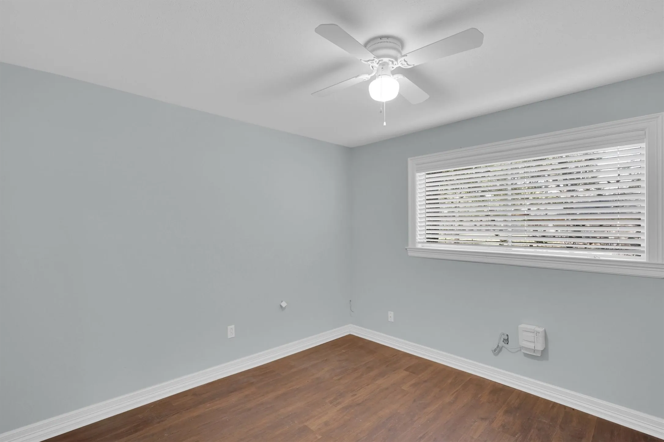 Single Family Residence For Sale in Dallas County , 638 Arawe Circle E, Irving, Texas 75060, 3 Bedroom, 3 Bathroom, 2 Garage spaces, 2,146 Sqft, built in 1964, mls#21288642, Real Estate Agent in Irving, Homes For Sale in Dallas county, Homes For Sale in Irving, Realtor in Irving Texas, Real Estate Brokerage Independent Realty Texas, Luminita Cordes Realtor