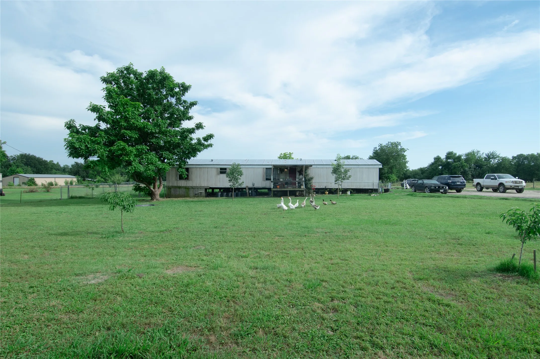 Mobile Home For Sale in Hunt County , 5997 County Road 3214, Lone Oak, Texas 75453, 3 Bedroom, 2 Bathroom, Garage spaces, 1,152 Sqft, built in 2002, mls#21295203, Real Estate Agent in Lone Oak, Homes For Sale in Hunt county, Homes For Sale in Lone Oak, Realtor in Lone Oak Texas, Real Estate Brokerage Independent Realty Texas, Luminita Cordes Realtor