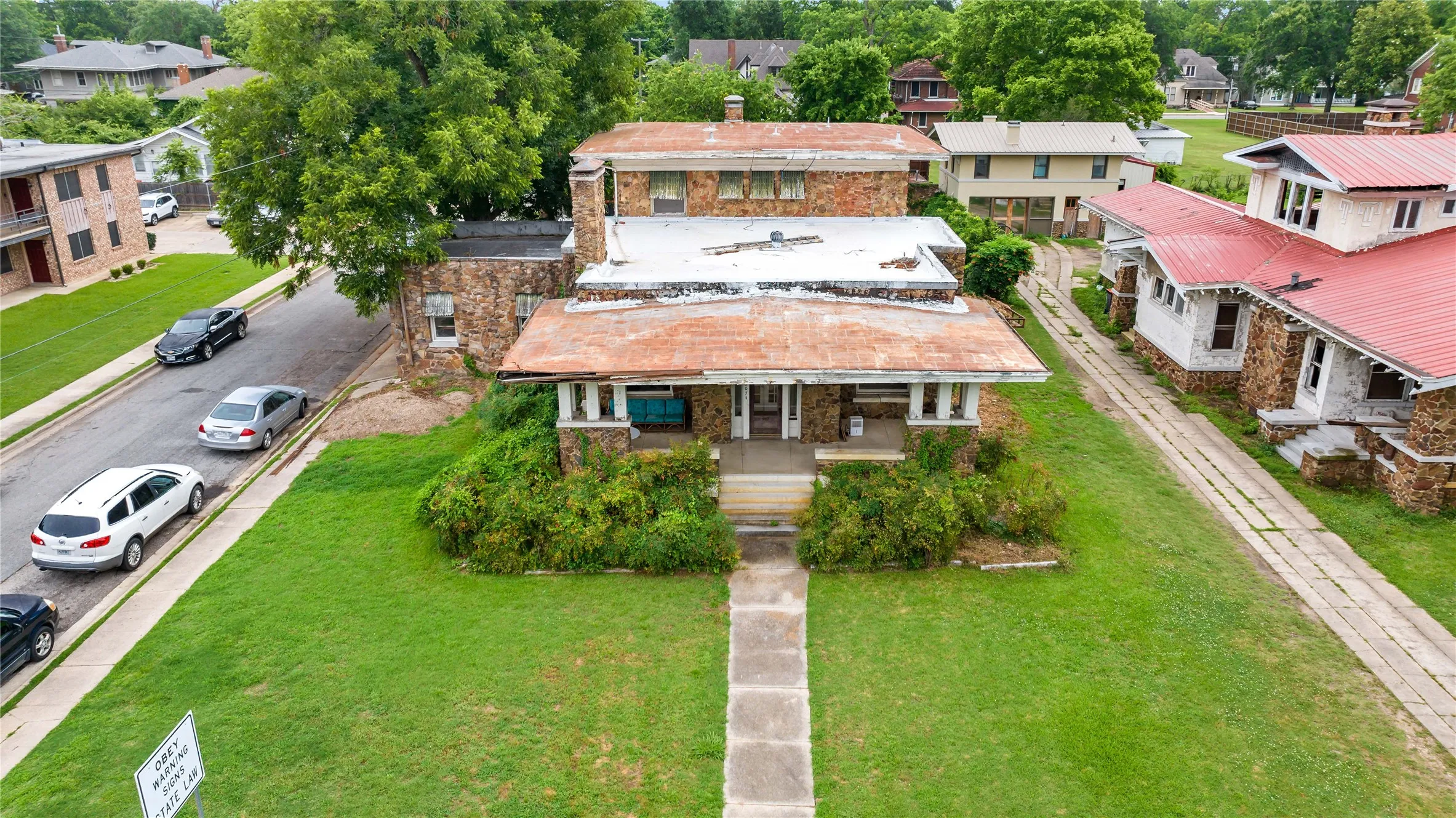 Single Family Residence For Sale in Lamar County , 607 S Main Street, Paris, Texas 75460, 4 Bedroom, 4 Bathroom, 2 Garage spaces, 3,522 Sqft, built in 1915, mls#21300551, Real Estate Agent in Paris, Homes For Sale in Lamar county, Homes For Sale in Paris, Realtor in Paris Texas, Real Estate Brokerage Independent Realty Texas, Luminita Cordes Realtor