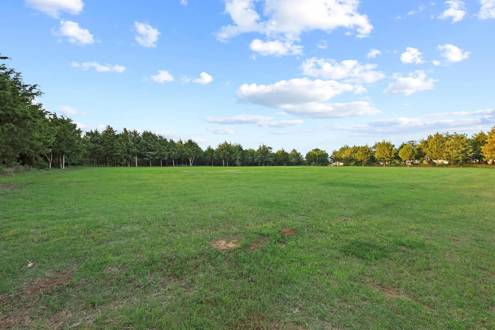 Single Family Residence For Sale in Grayson County , 231 Geis Drive, Pottsboro, Texas 75076, 4 Bedroom, 4 Bathroom, 3 Garage spaces, 3,019 Sqft, built in 2022, mls#21300541, Real Estate Agent in Pottsboro, Homes For Sale in Grayson county, Homes For Sale in Pottsboro, Realtor in Pottsboro Texas, Real Estate Brokerage Independent Realty Texas, Luminita Cordes Realtor