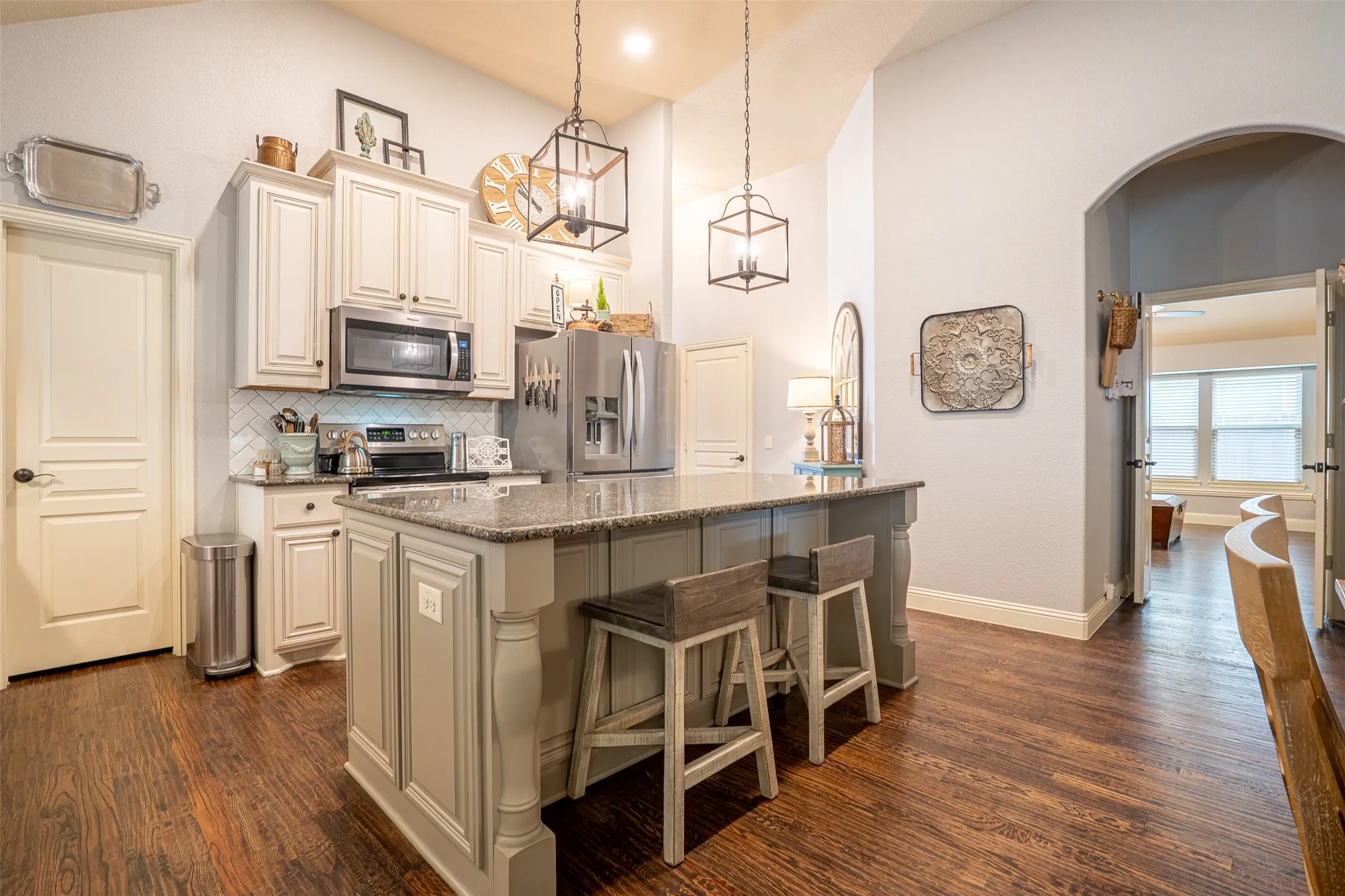 Single Family Residence For Sale in Tarrant County , 617 Fox Creek Trail, Fort Worth, Texas 76131, 4 Bedroom, 3 Bathroom, 2 Garage spaces, 2,550 Sqft, built in 2018, mls#21299891, Real Estate Agent in Fort Worth, Homes For Sale in Tarrant county, Homes For Sale in Fort Worth, Realtor in Fort Worth Texas, Real Estate Brokerage Independent Realty Texas, Luminita Cordes Realtor