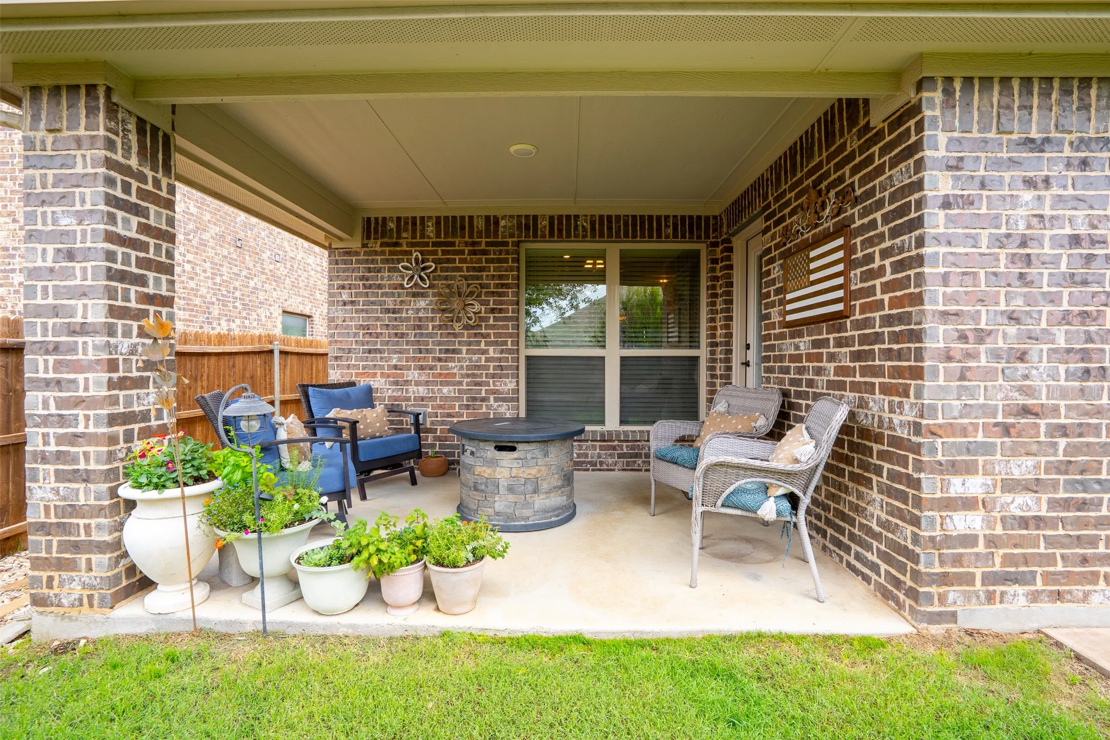 Single Family Residence For Sale in Tarrant County , 617 Fox Creek Trail, Fort Worth, Texas 76131, 4 Bedroom, 3 Bathroom, 2 Garage spaces, 2,550 Sqft, built in 2018, mls#21299891, Real Estate Agent in Fort Worth, Homes For Sale in Tarrant county, Homes For Sale in Fort Worth, Realtor in Fort Worth Texas, Real Estate Brokerage Independent Realty Texas, Luminita Cordes Realtor