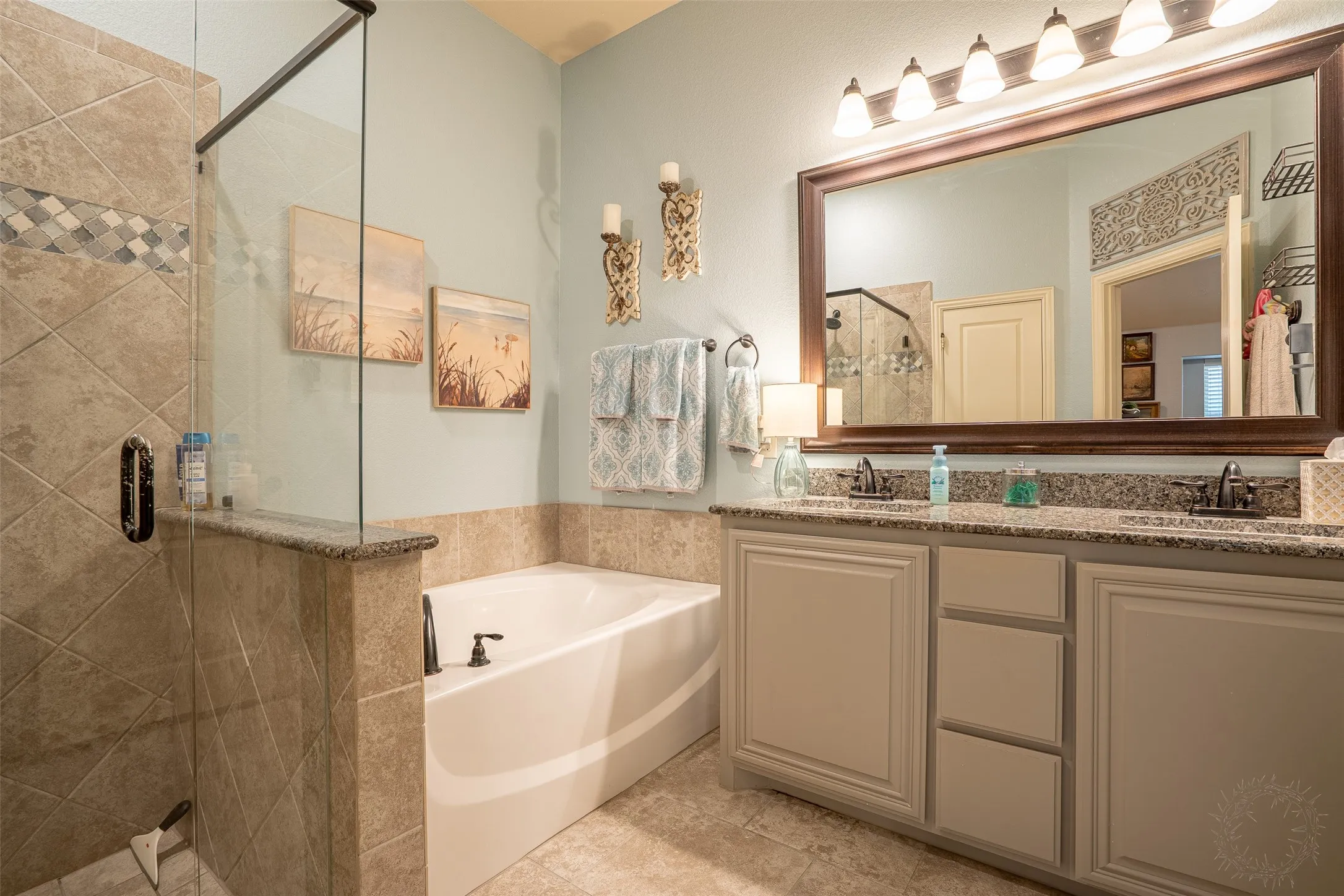 Single Family Residence For Sale in Tarrant County , 617 Fox Creek Trail, Fort Worth, Texas 76131, 4 Bedroom, 3 Bathroom, 2 Garage spaces, 2,550 Sqft, built in 2018, mls#21299891, Real Estate Agent in Fort Worth, Homes For Sale in Tarrant county, Homes For Sale in Fort Worth, Realtor in Fort Worth Texas, Real Estate Brokerage Independent Realty Texas, Luminita Cordes Realtor